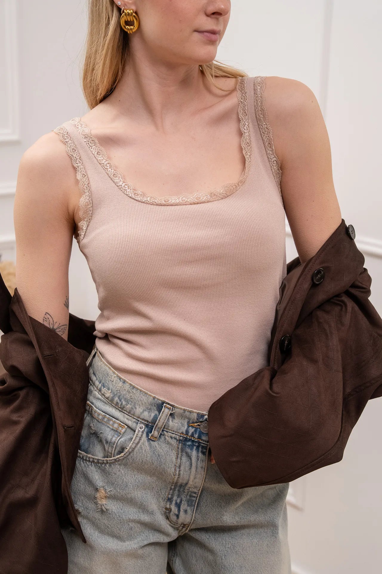 Canotta a costine cipria con bordi in pizzo - HaveOne