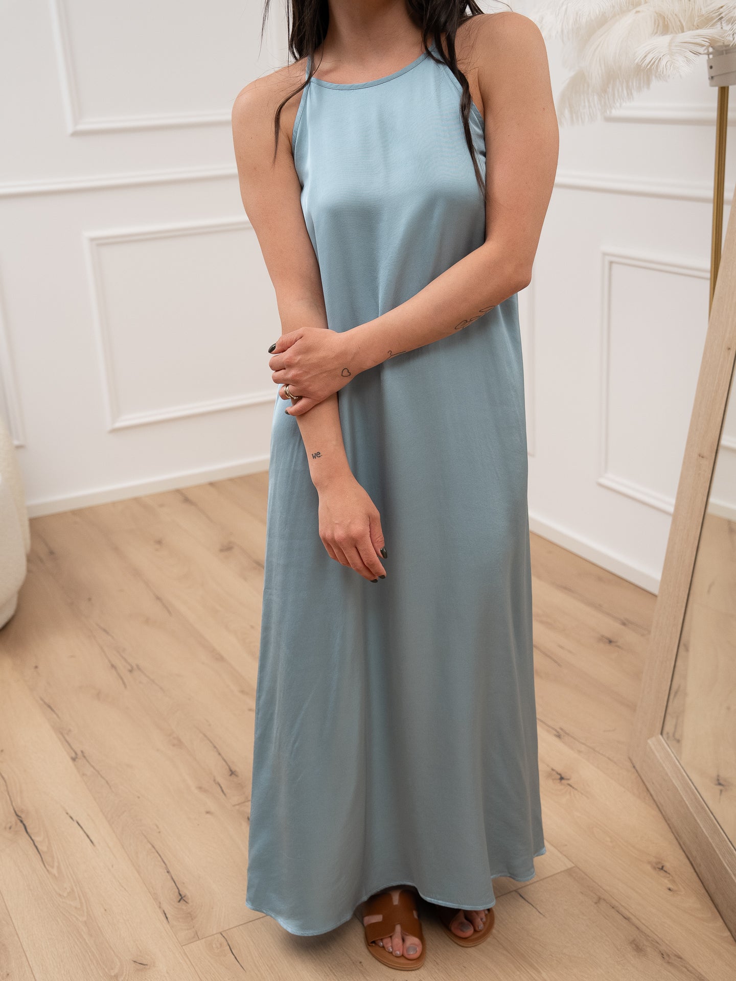 Vestito celeste in raso con scollo quadro - Vicolo