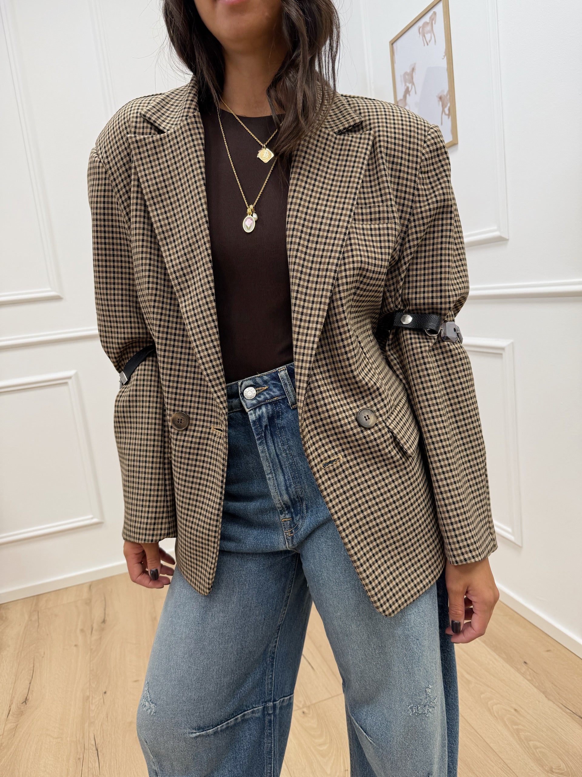 Giacca maxi spalle e dettagli con pietre - HaveOne