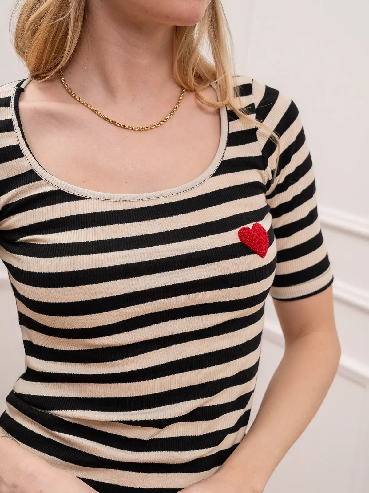 Tshirt rigata avorio e nero cuore bouclé - Vicolo