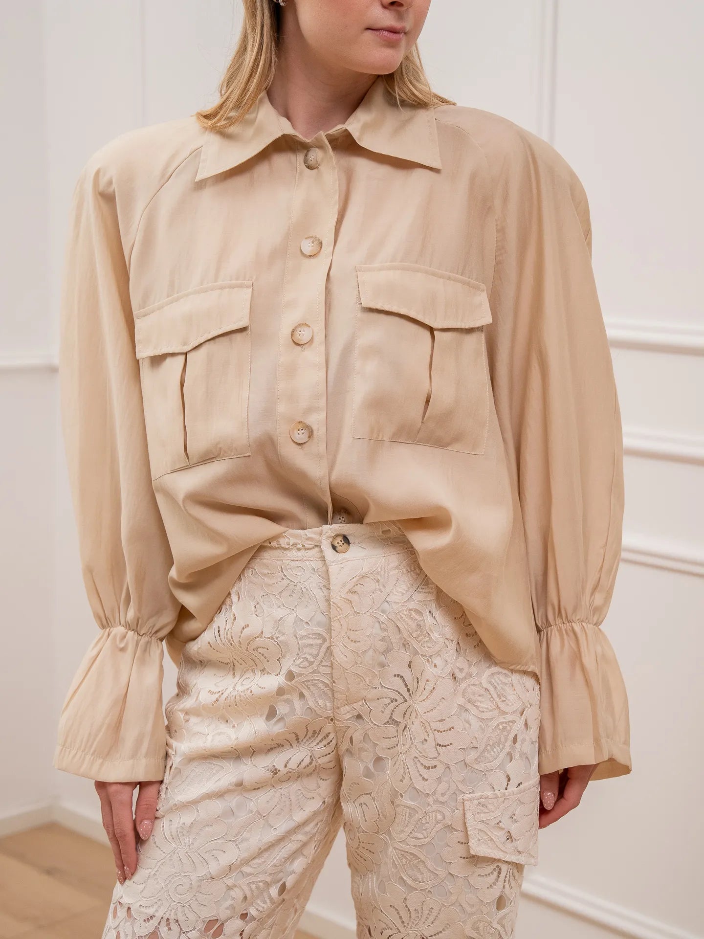 Camicia mastice spalline imbottite e polsino volant - HaveOne
