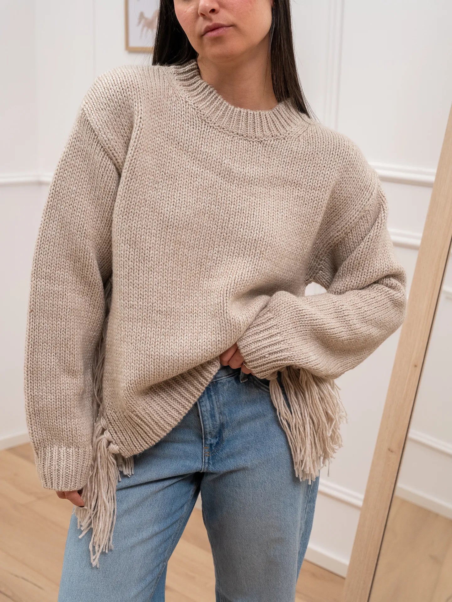 Maglione taupe con spacchi laterali e frange - Glamorous