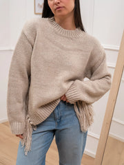 Maglione taupe con spacchi laterali e frange - Glamorous