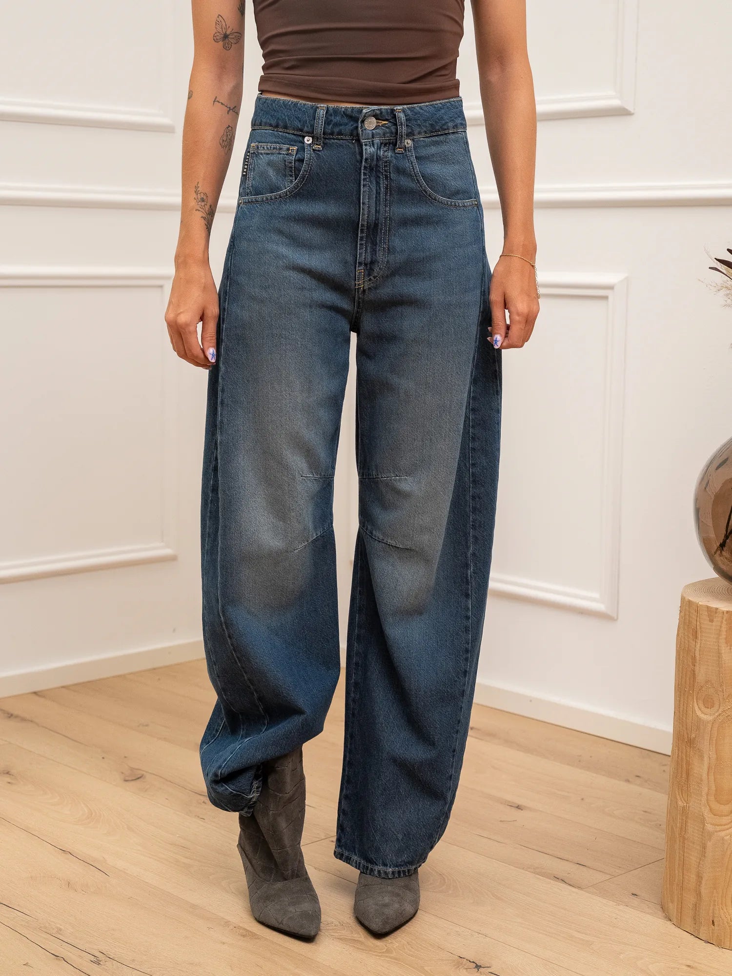 Jeans Angie barrel fit con impunture tela leggera - HaveOne