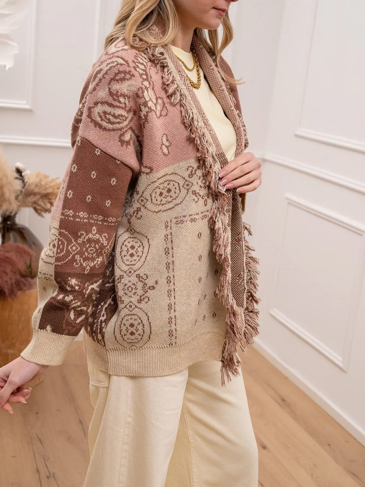 Cardigan alanui rosa, noce e toffee sfrangiato - Kontatto