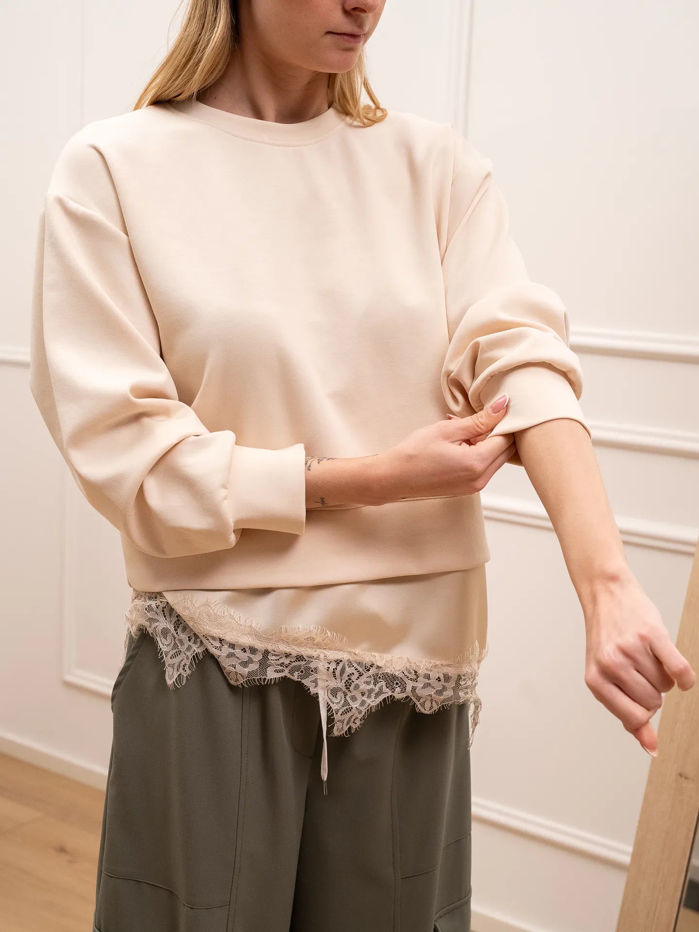 Felpa over avorio con raso e pizzo burro - HaveOne