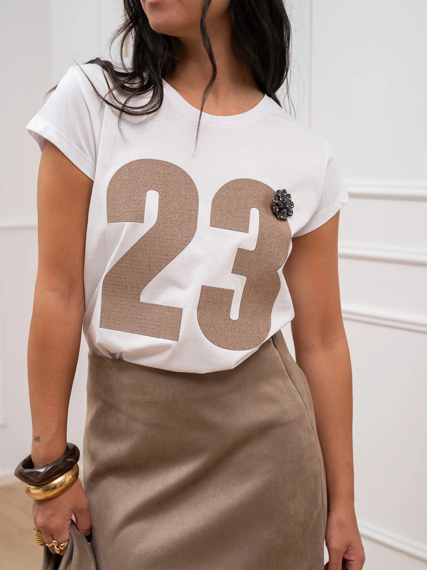 T shirt bianca "23" con spilla - Vicolo