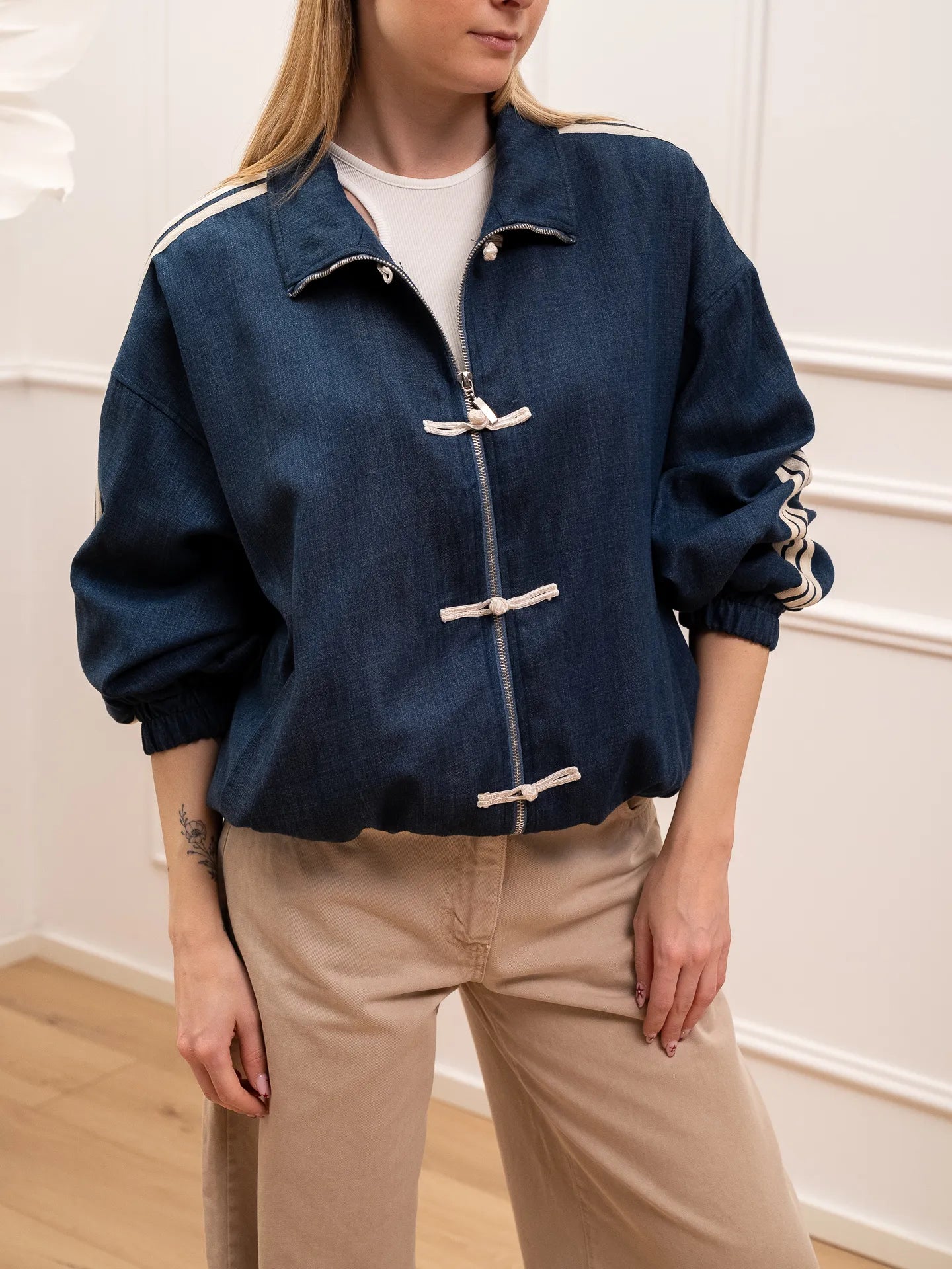 Bomber in lyocell denim con alamari - Tensione In