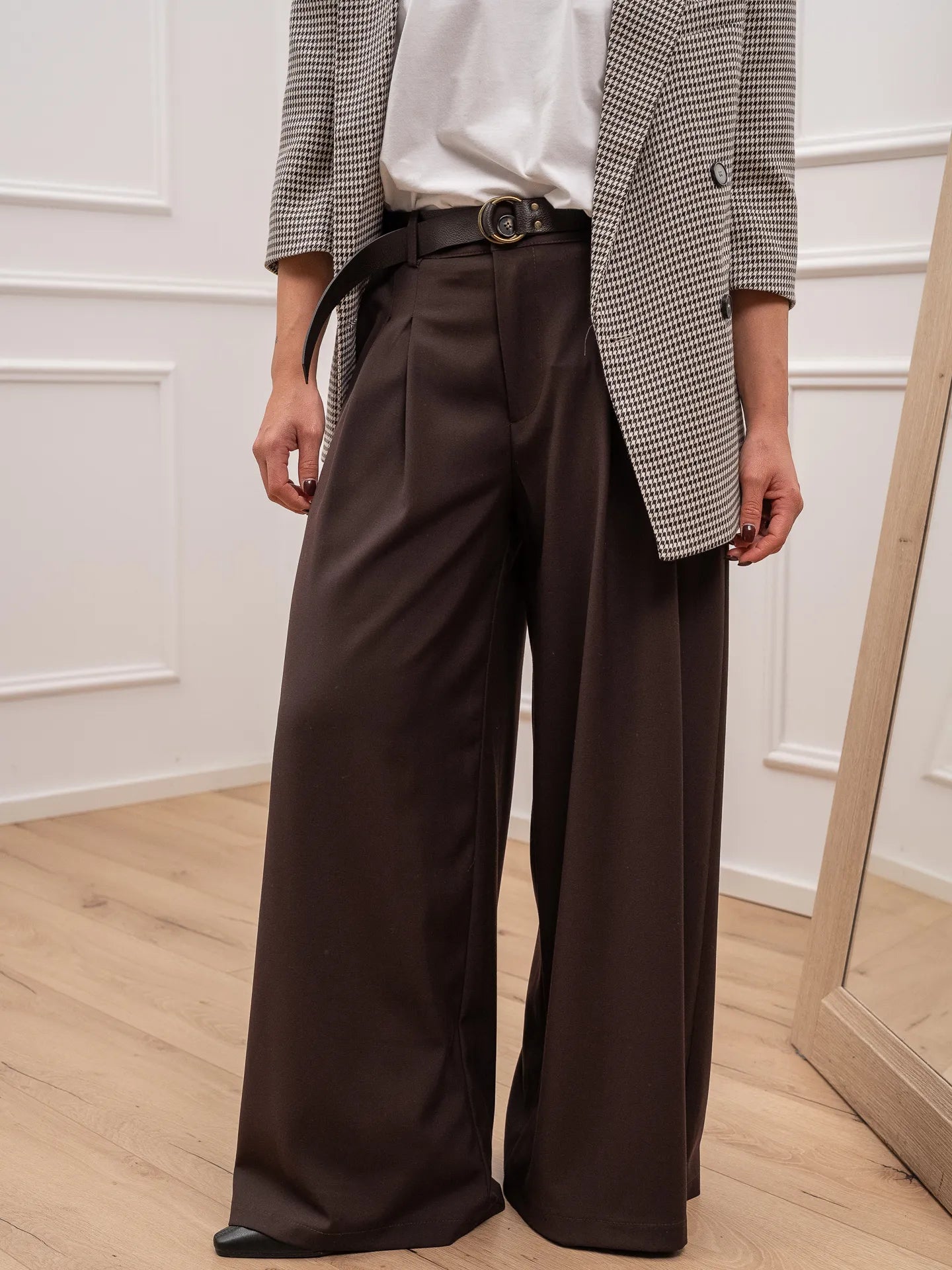 Pantaloni larghi moro con pinces e cintura - HaveOne