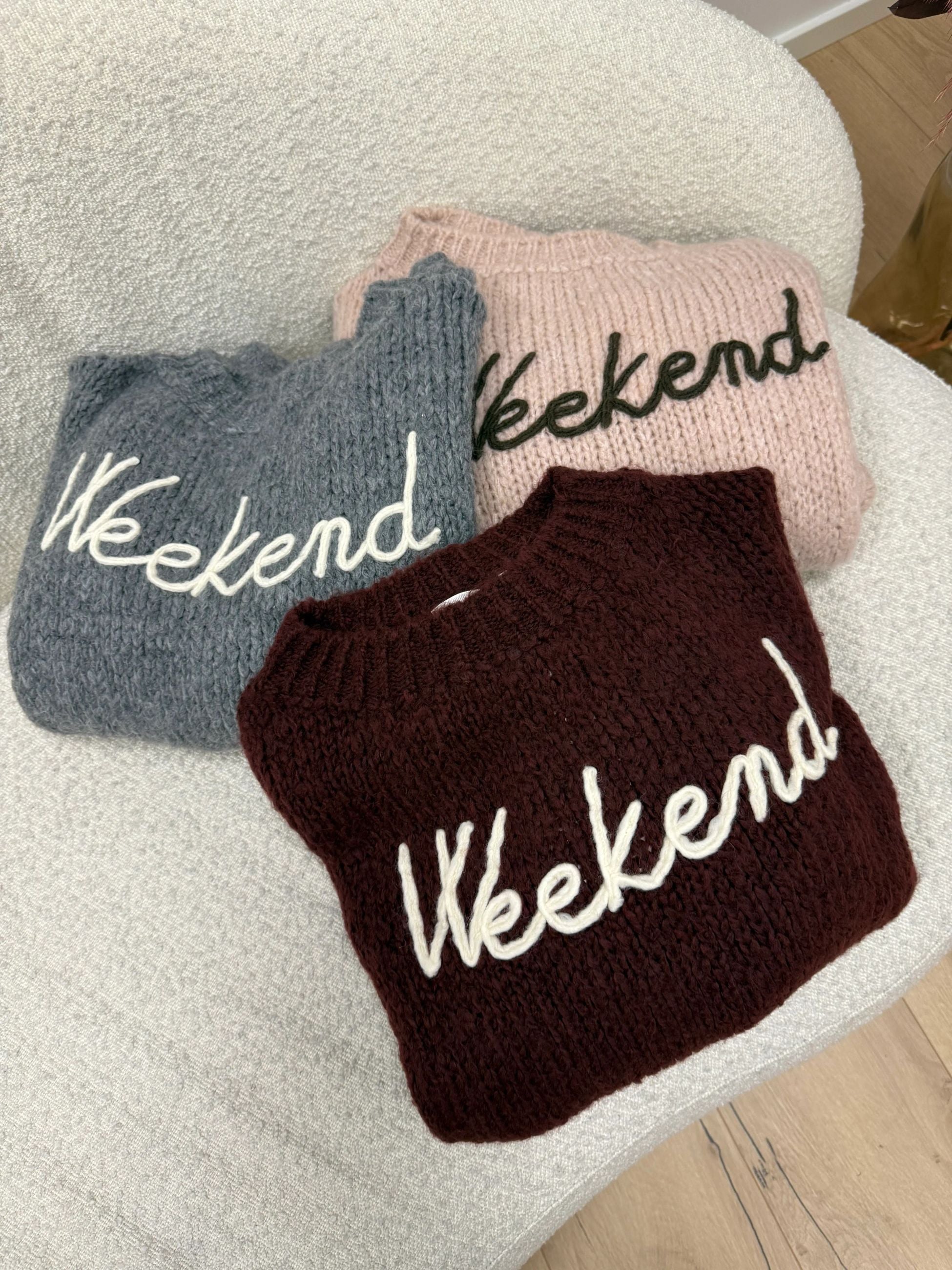Maglia bordeaux ricamo "Weekend" - You Decide