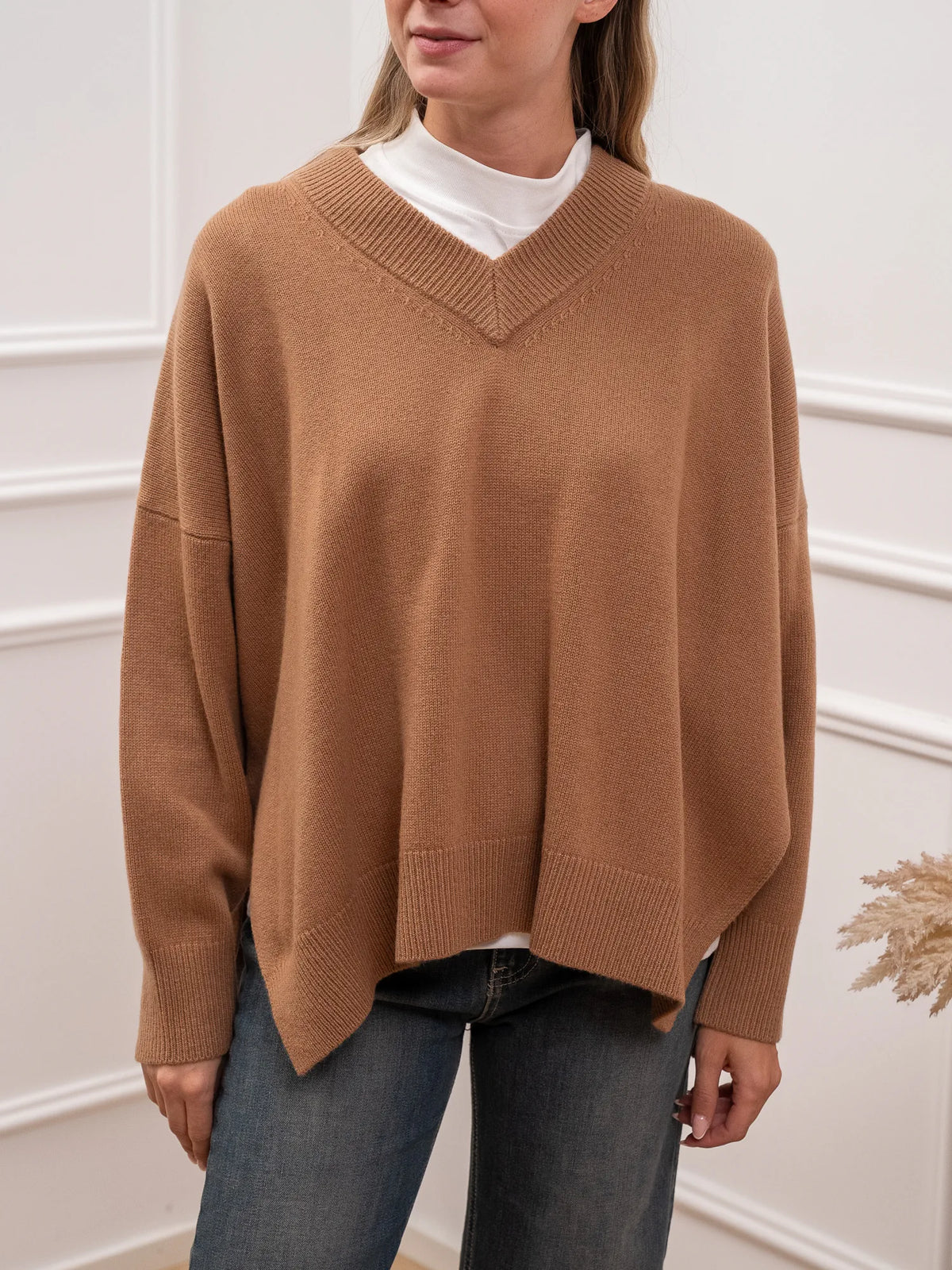 Maglia scollo a v spacchi laterali in 100% lana - Philia Loft
