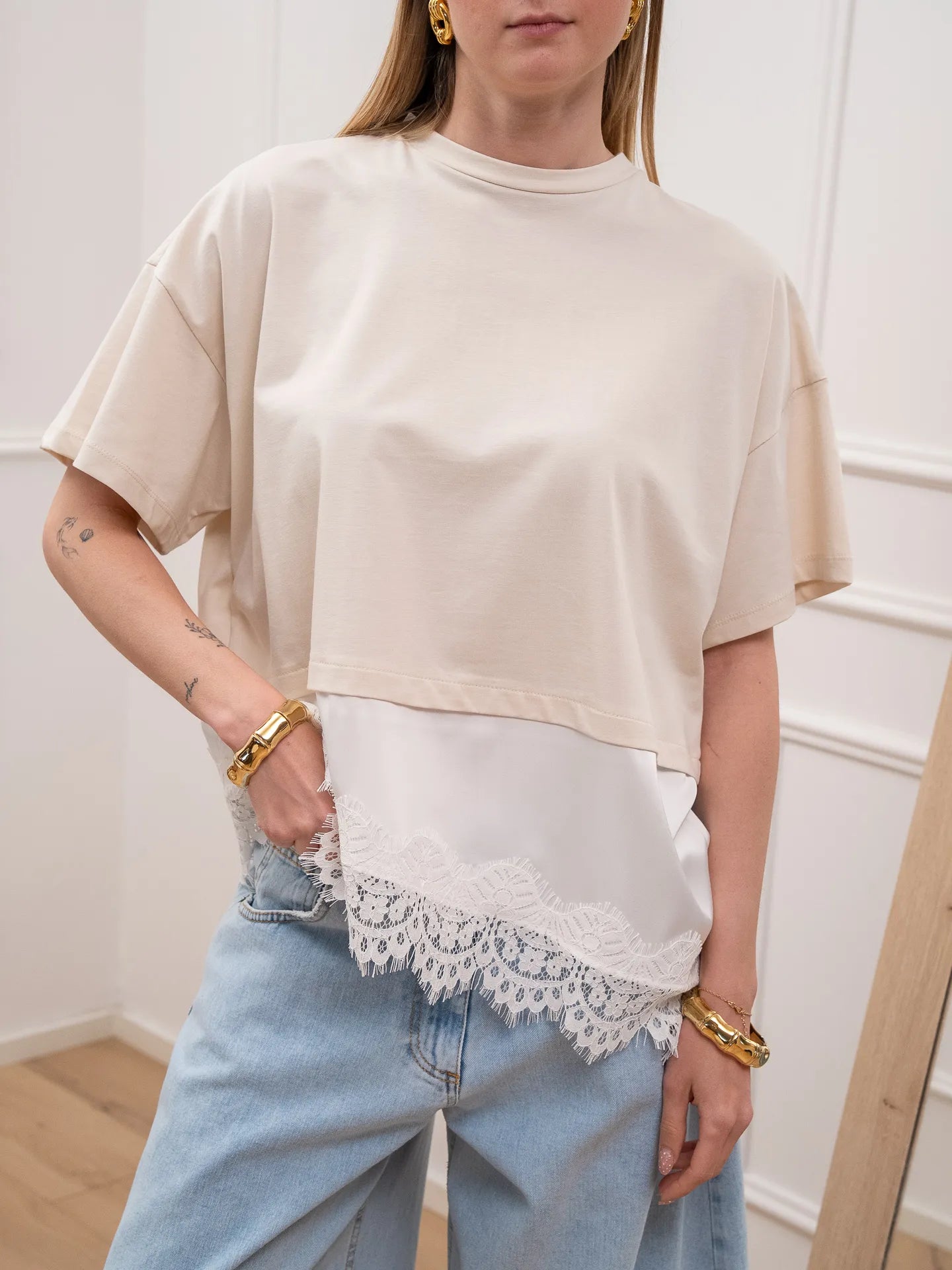 T shirt burro con satin e pizzo sul fondo - Dixie