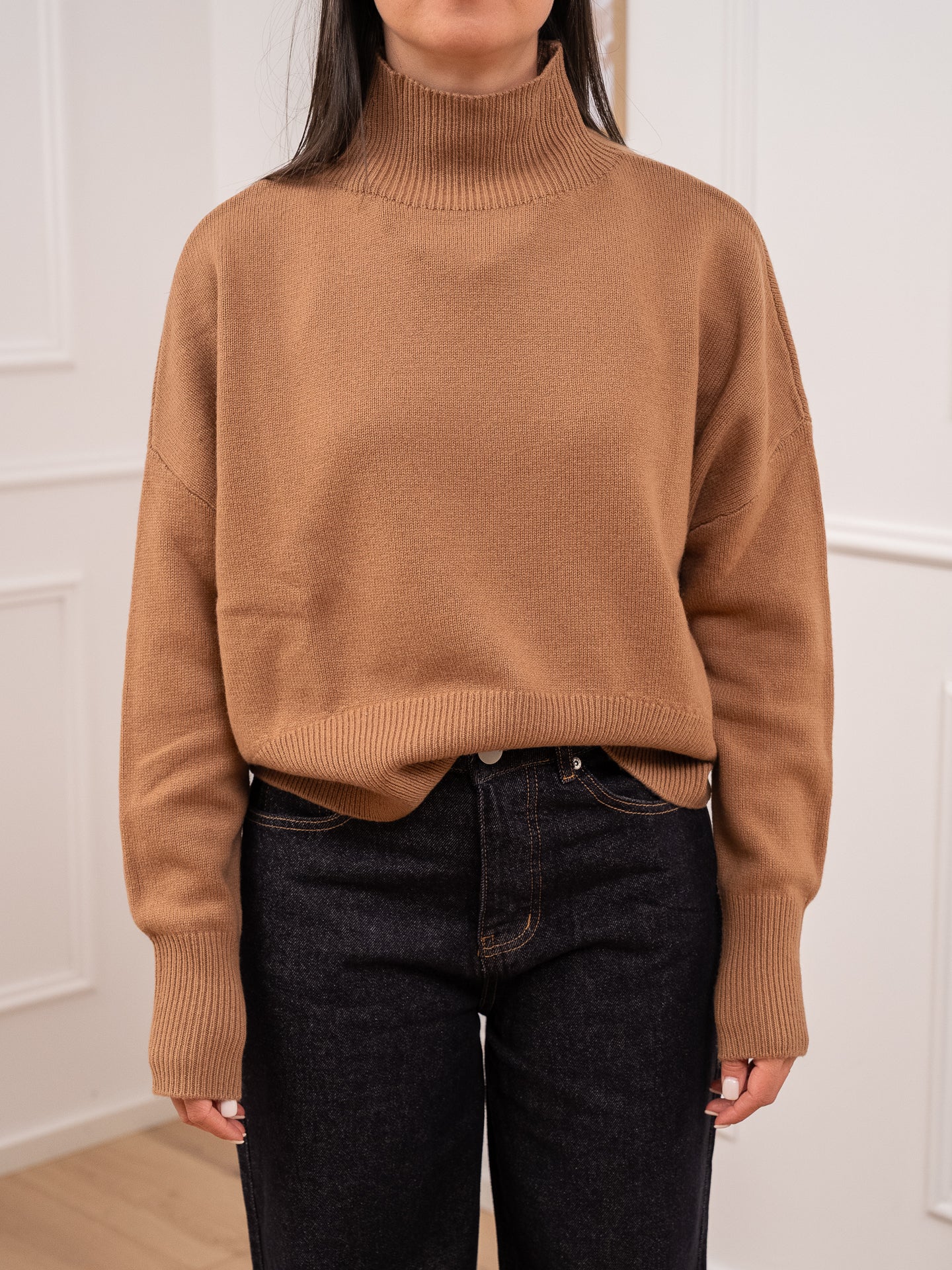 Maglia dolcevita cammello in 100% lana - Tensione In