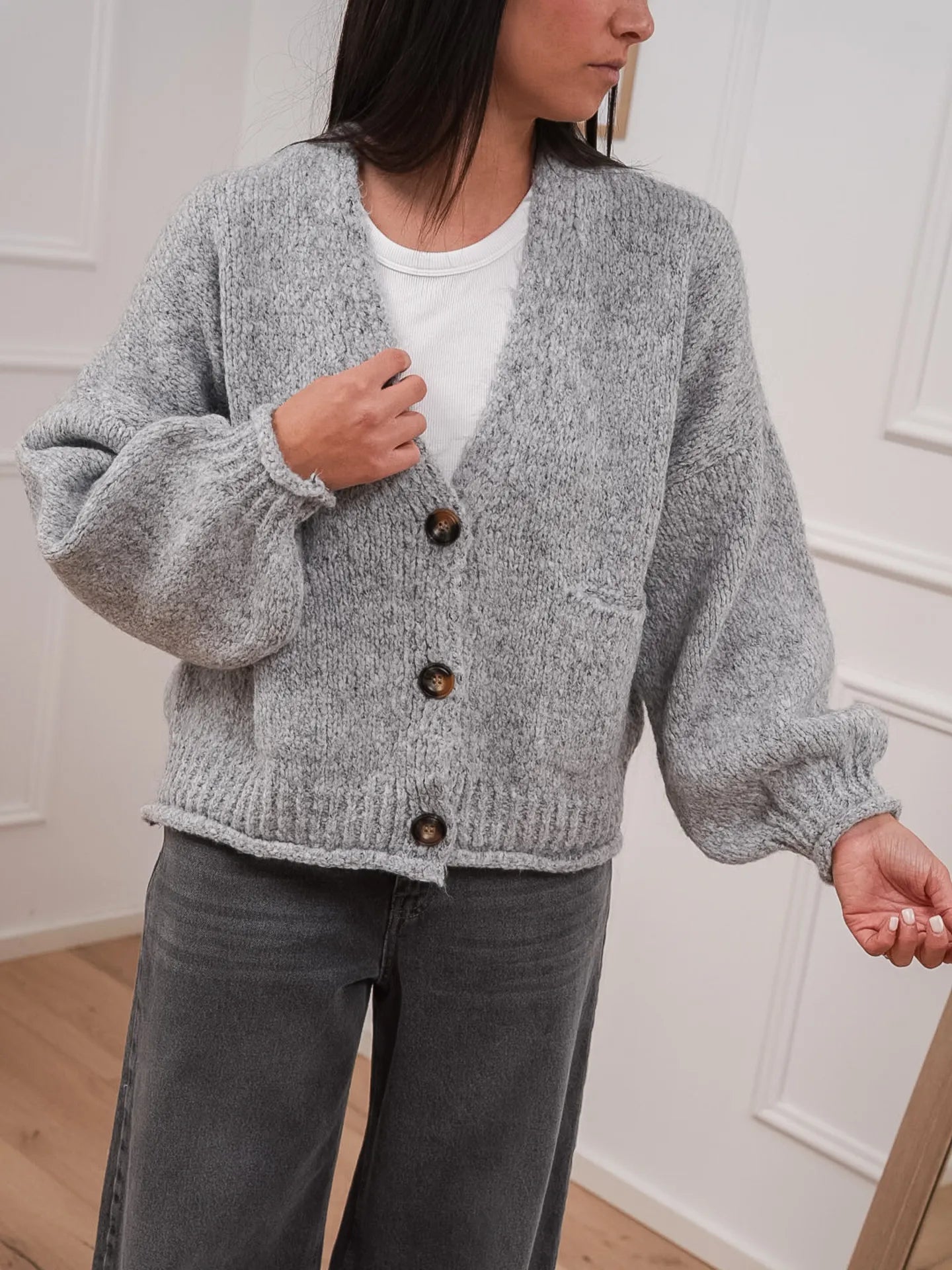 Cardigan perla a tre bottoni con taschine - HaveOne