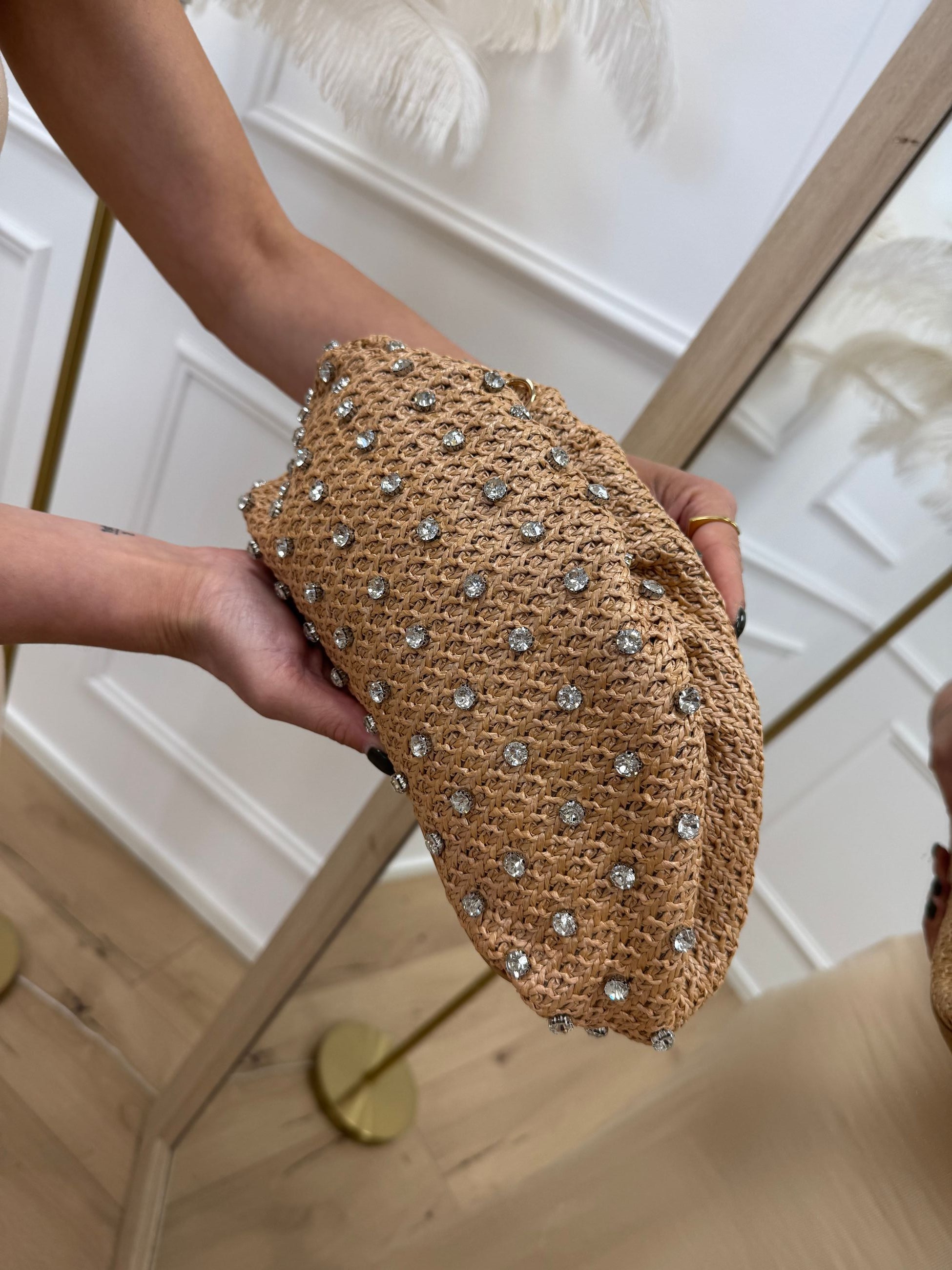 Borsa beige pasticcino in rafia con strass - Calibro Shop