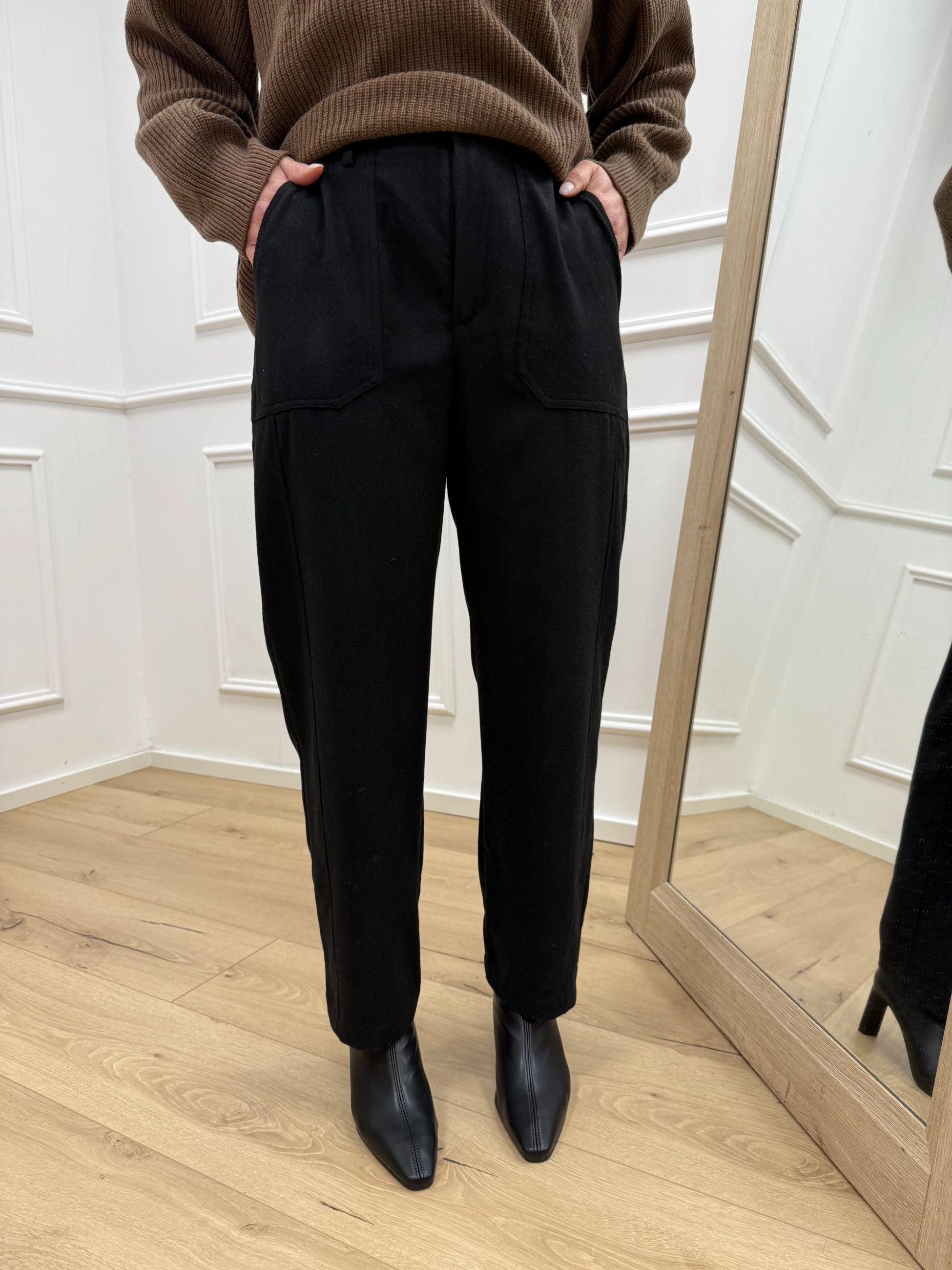 Pantaloni carrot neri misto lana - Vicolo