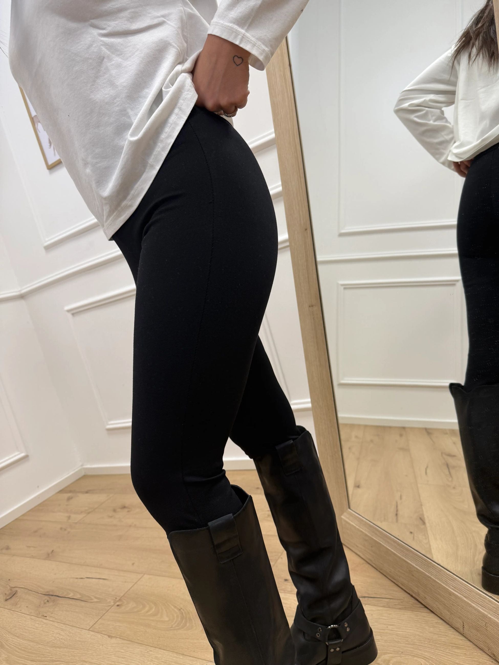 Leggings neri in punto milano - HaveOne