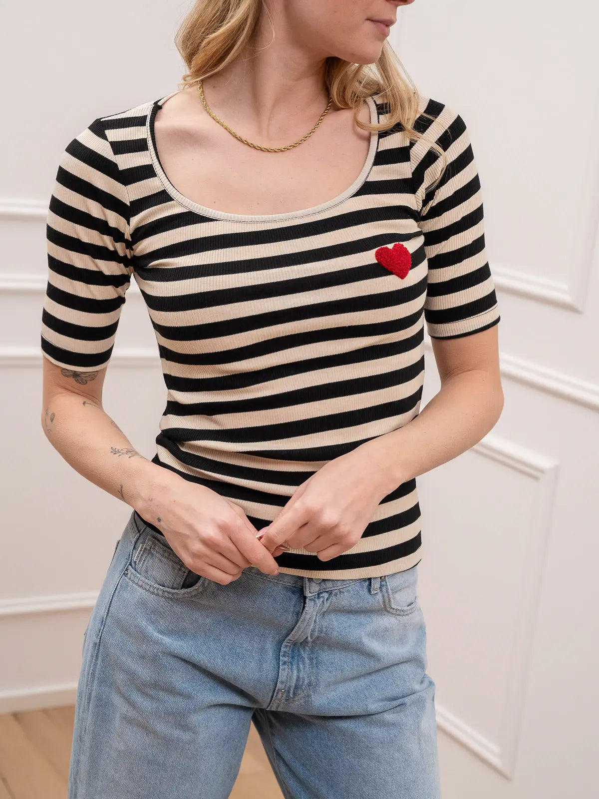 Tshirt rigata avorio e nero cuore bouclé - Vicolo