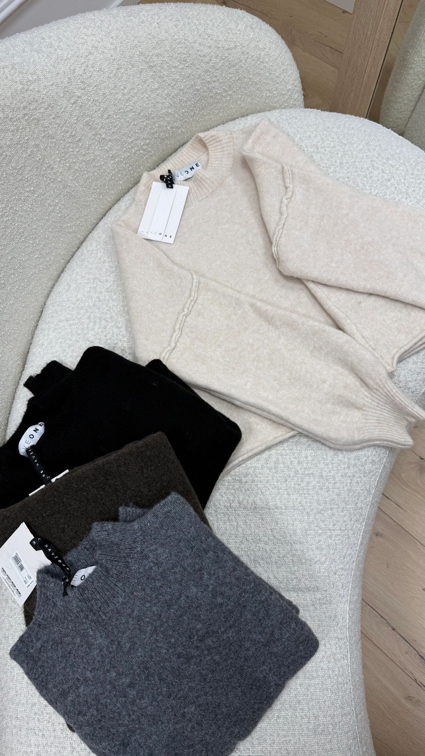 Maglia panna con cuciture a vista a scatola - HaveOne