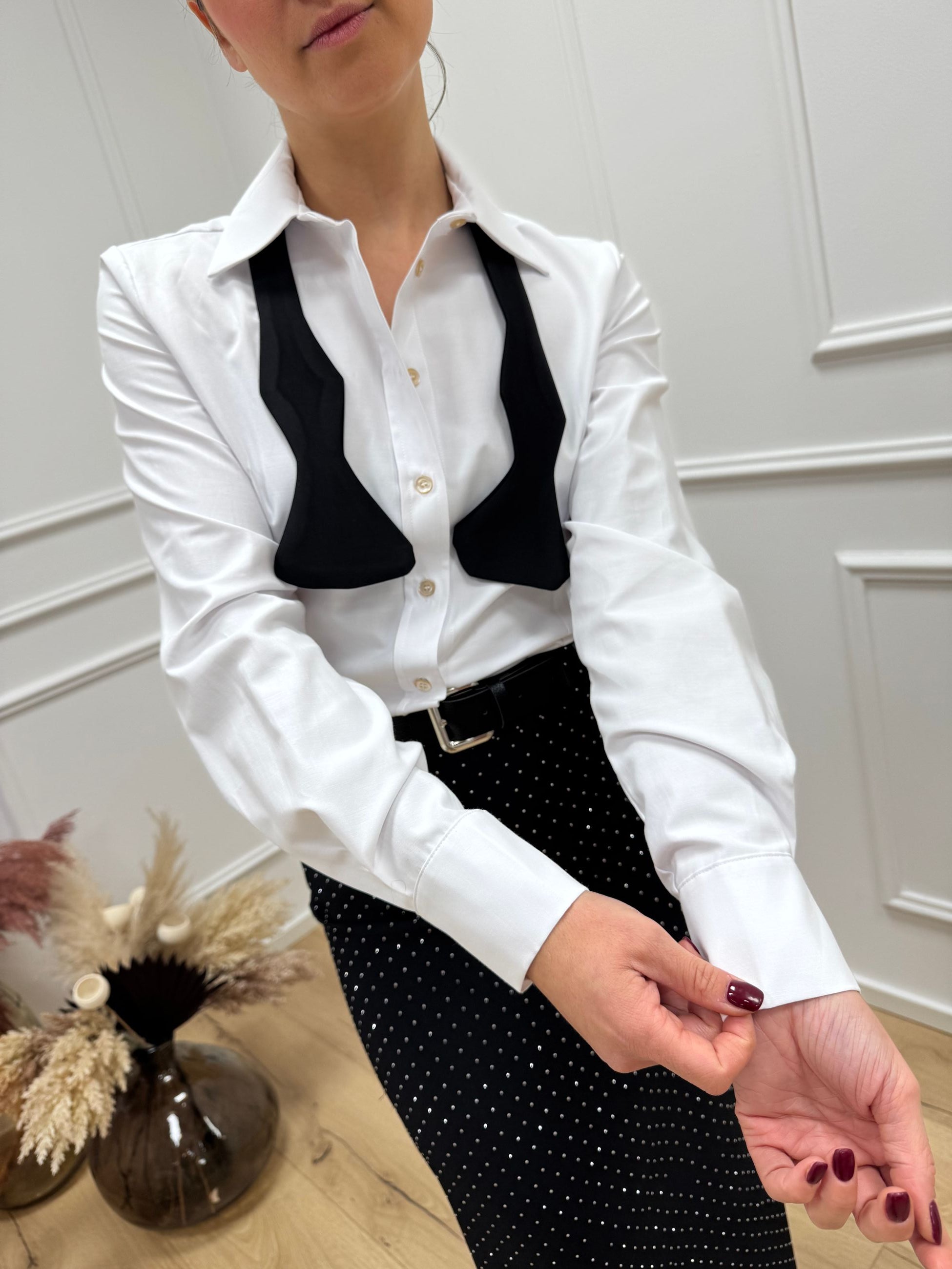 Camicia bianca con pence - Tensione In