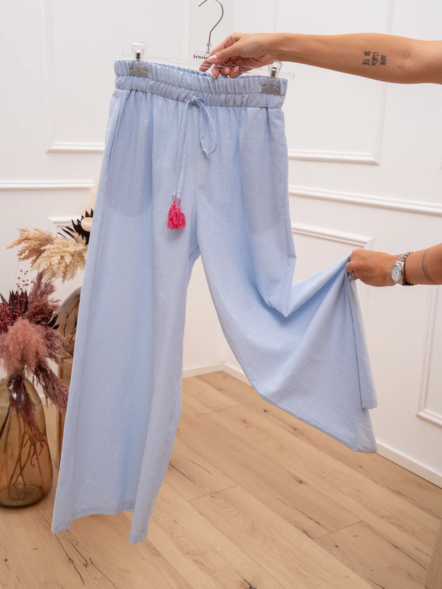 Pantaloni gessati celesti "Love in the Sun" - Tensione In