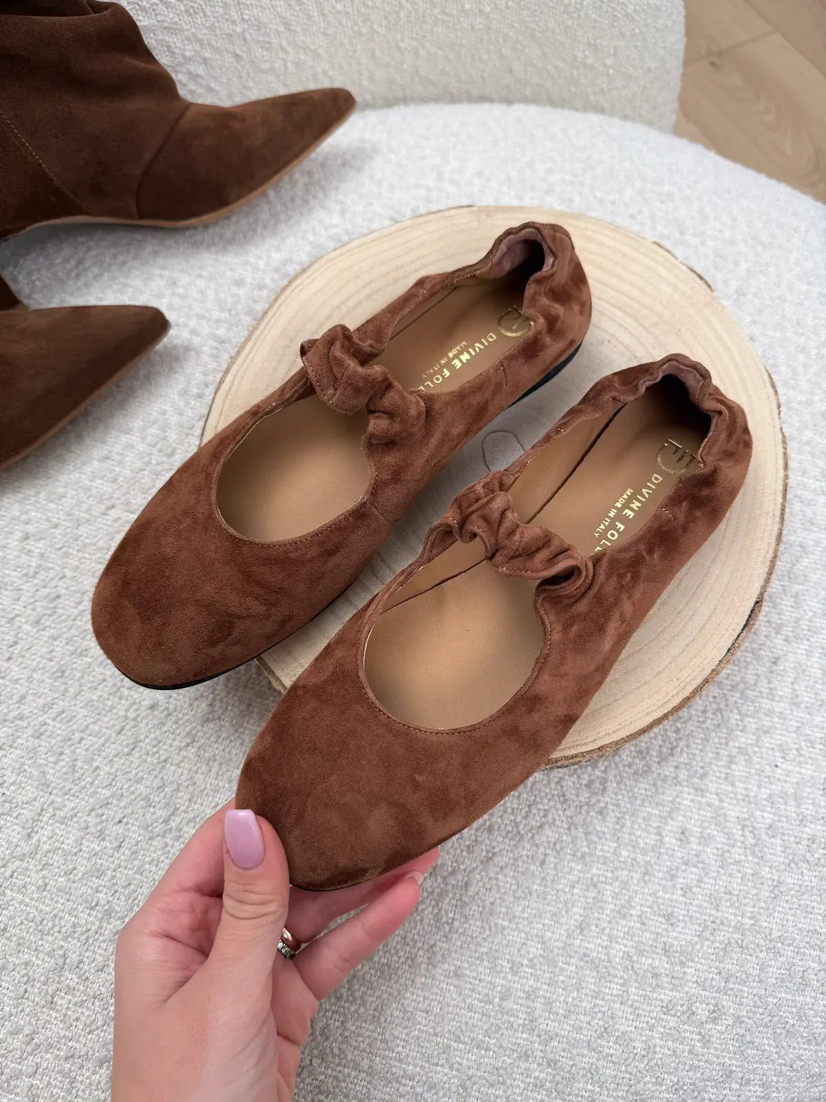 Ballerina cuoio scamosciata cinturino arricciato - Divine Follie