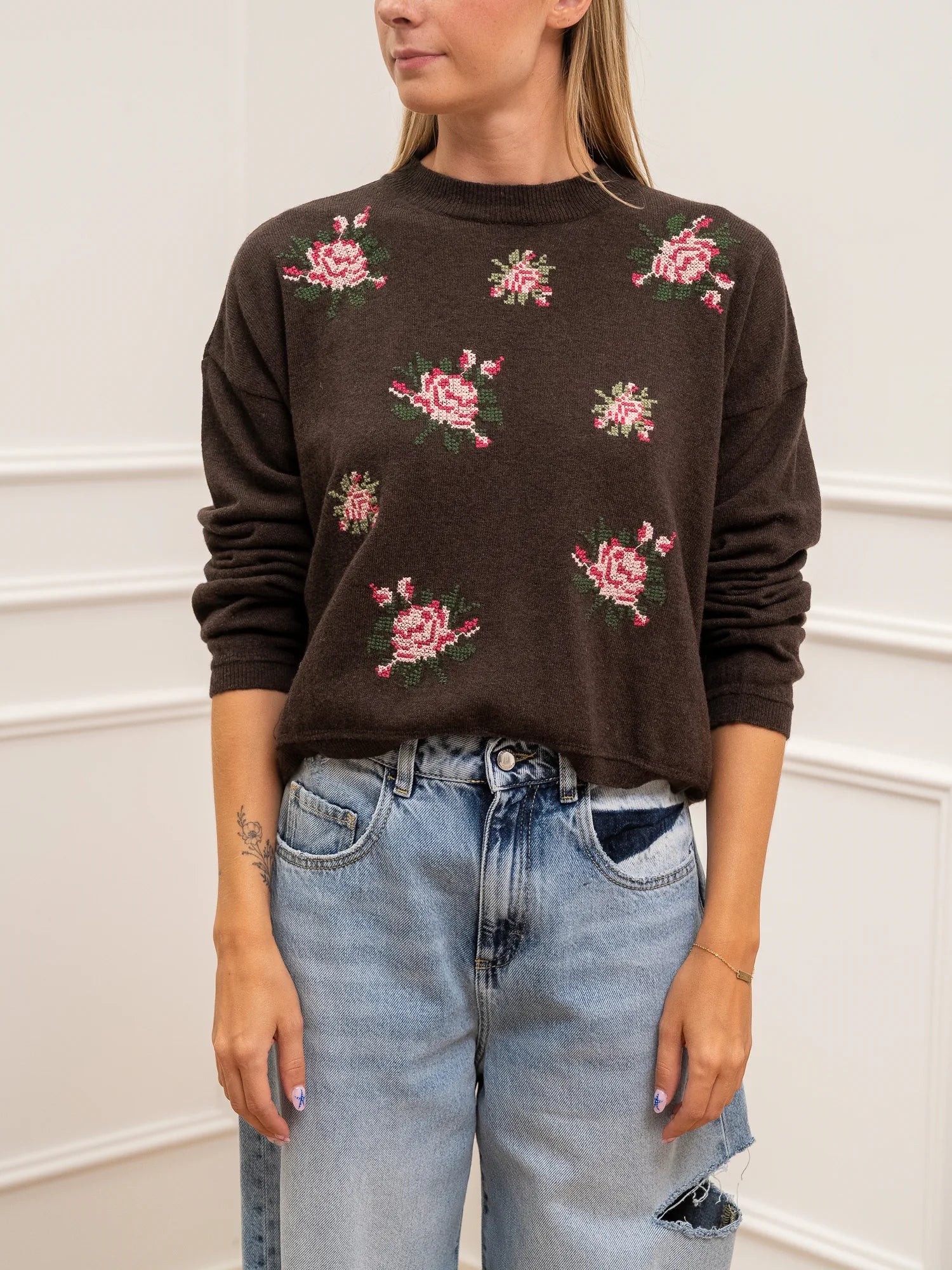 Maglia Rose fondente con ricami rosa - Vicolo