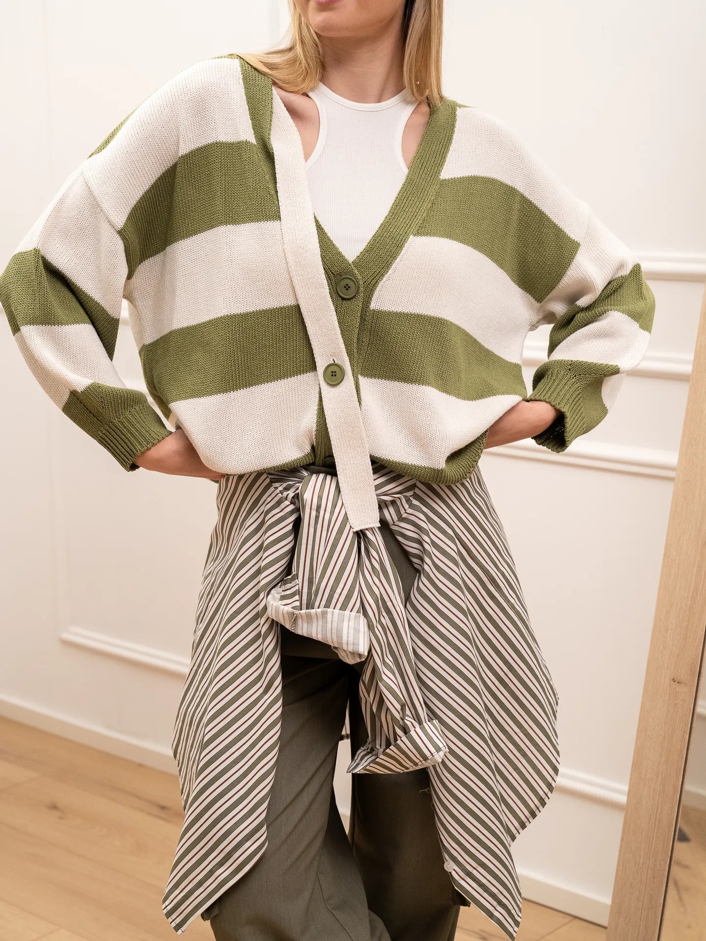 Cardigan morbido rigato verde e latte con laccio - HaveOne