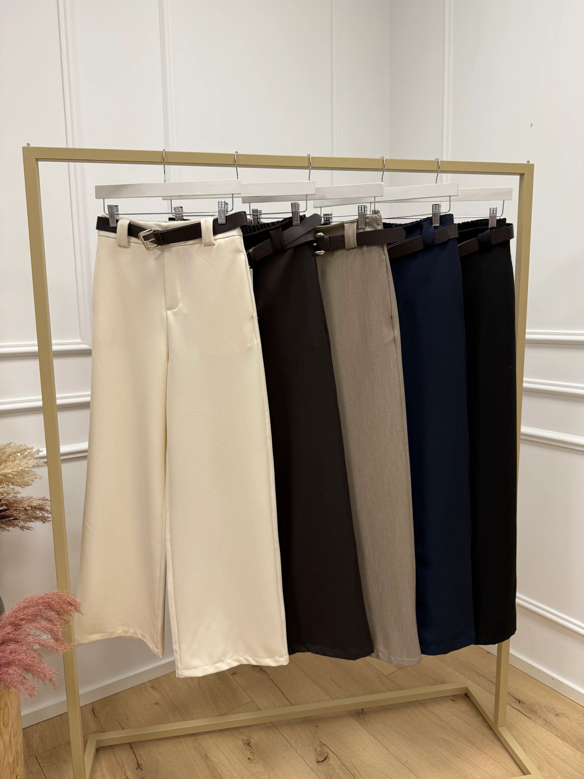 Pantaloni basic a palazzo burro con cintura - HaveOne