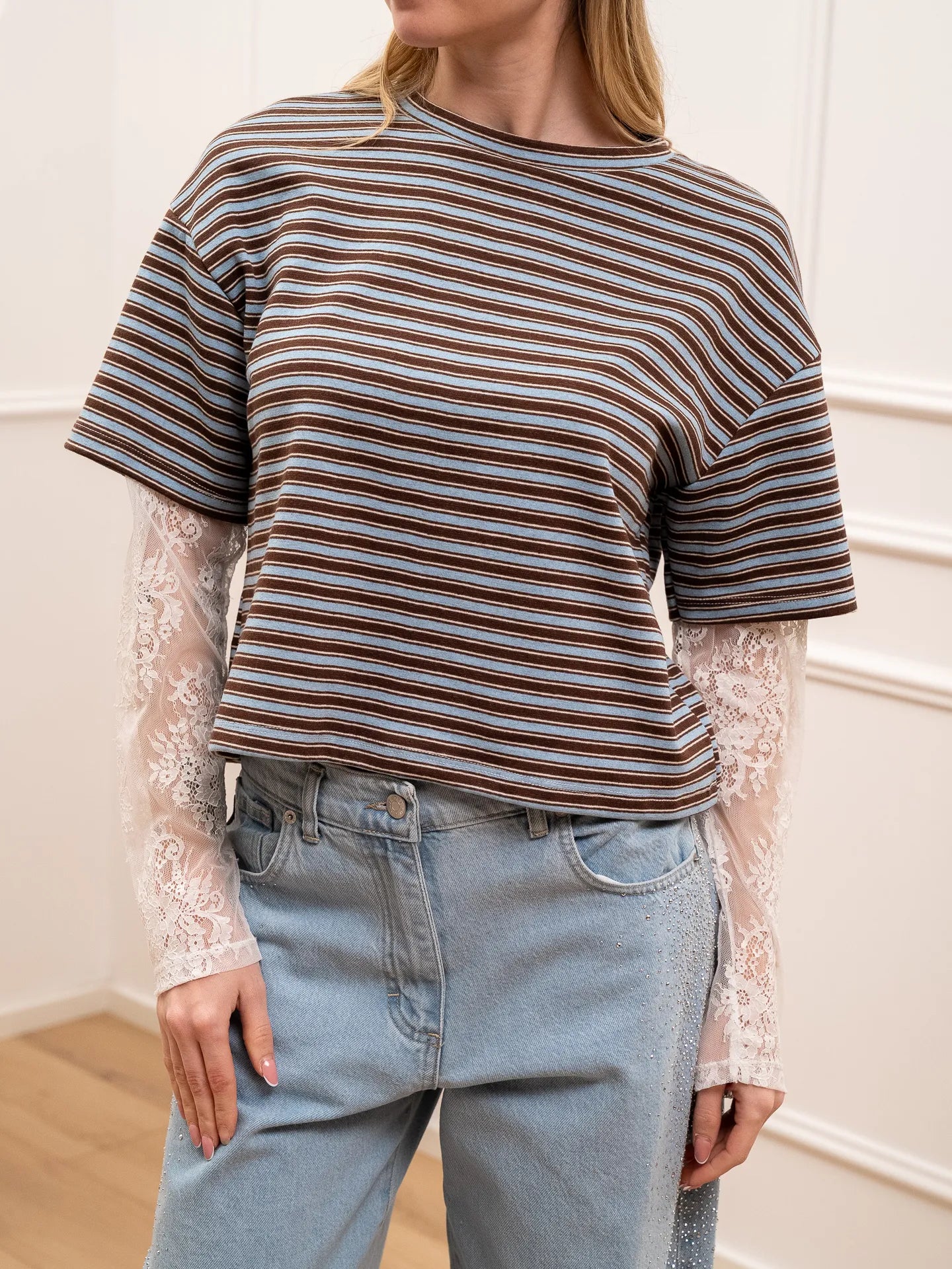 T shirt rigata celeste, burro, moro con maniche in pizzo - HaveOne