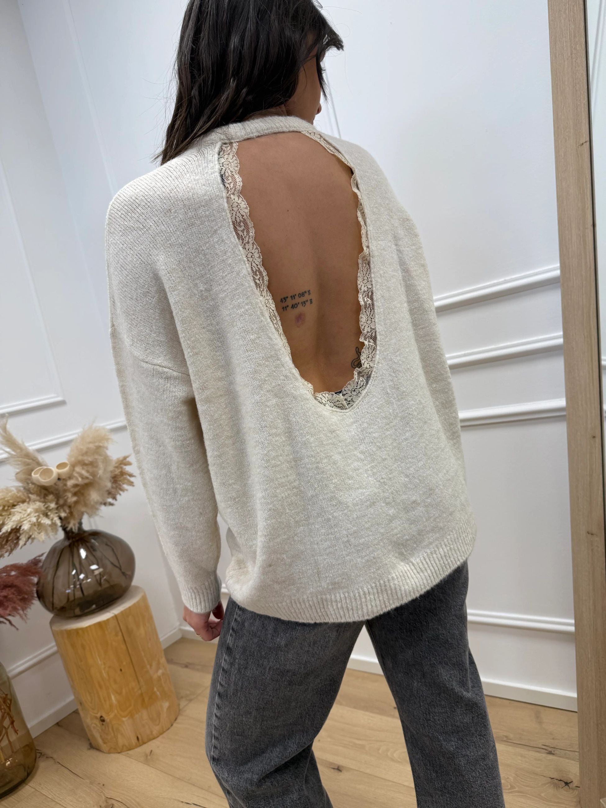 Maglia panna schiena scoperta con finiture in pizzo - HaveOne