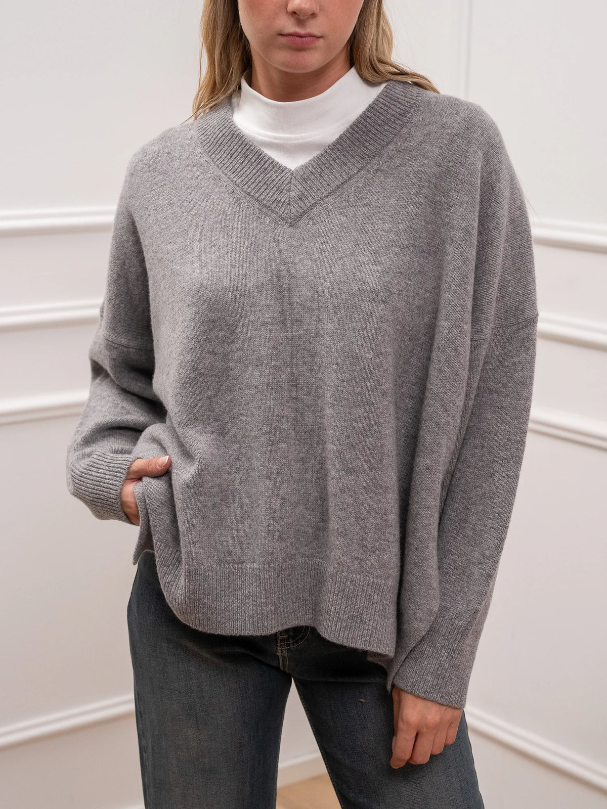 Maglia scollo a v spacchi laterali in 100% lana - Philia Loft