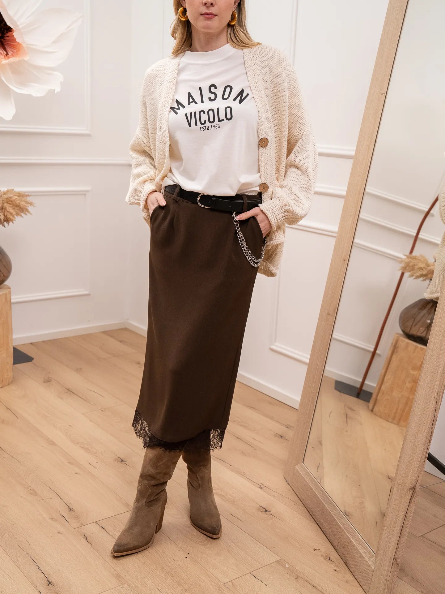 Gonna longuette moro con cintura e pizzo sul fondo - HaveOne