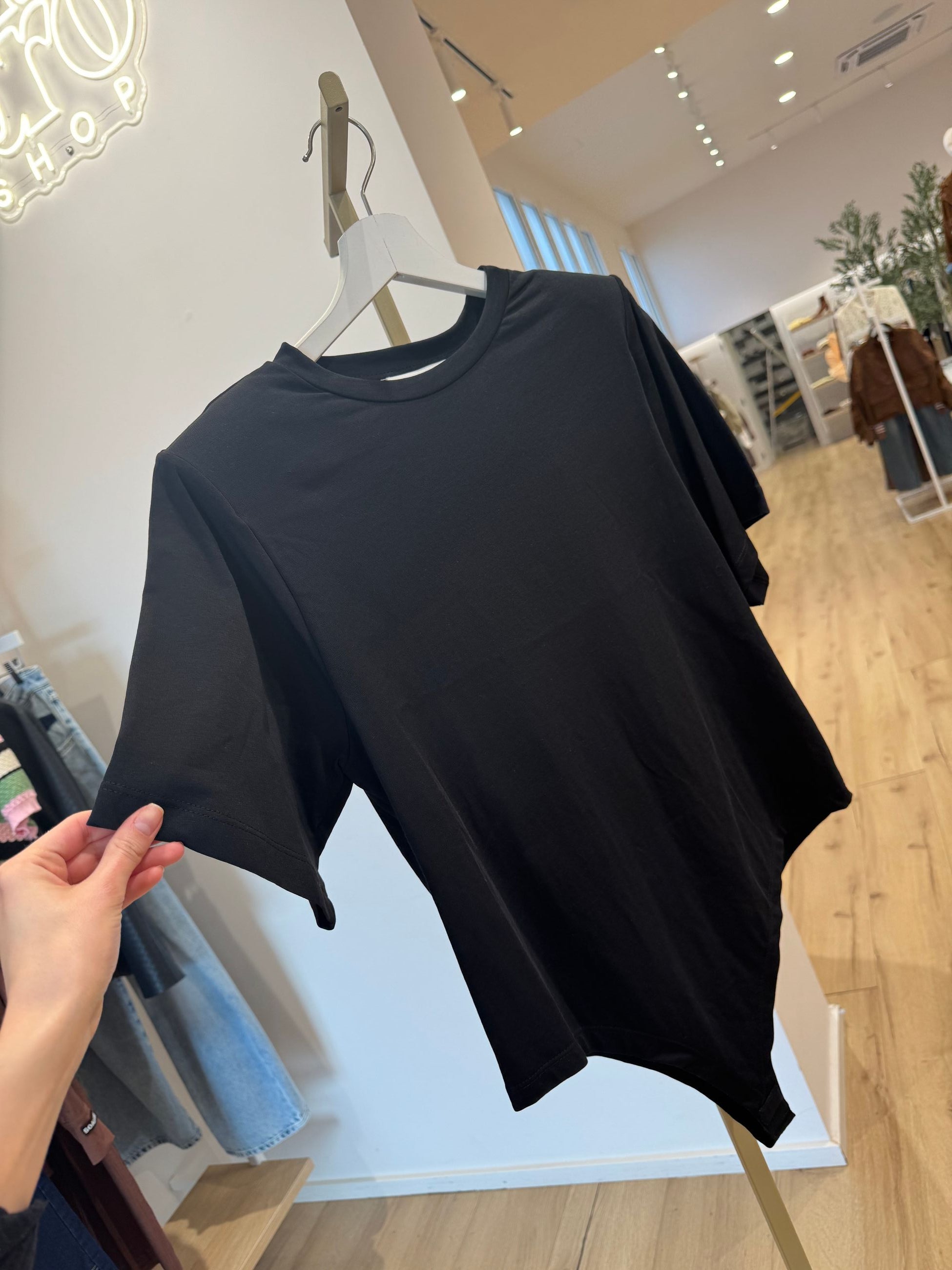 Body t shirt nero con spalline imbottite - HaveOne