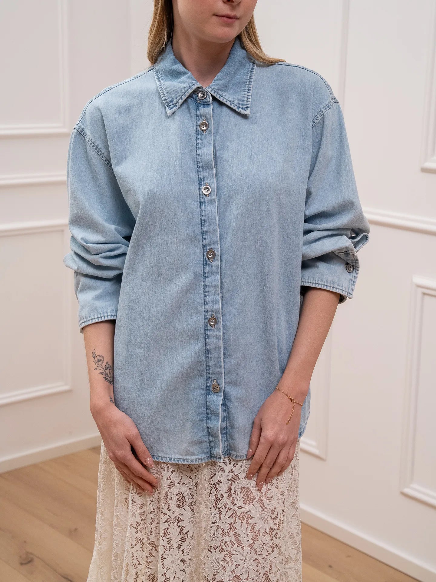 Camicia Annie in denim aperta sul retro - Vicolo