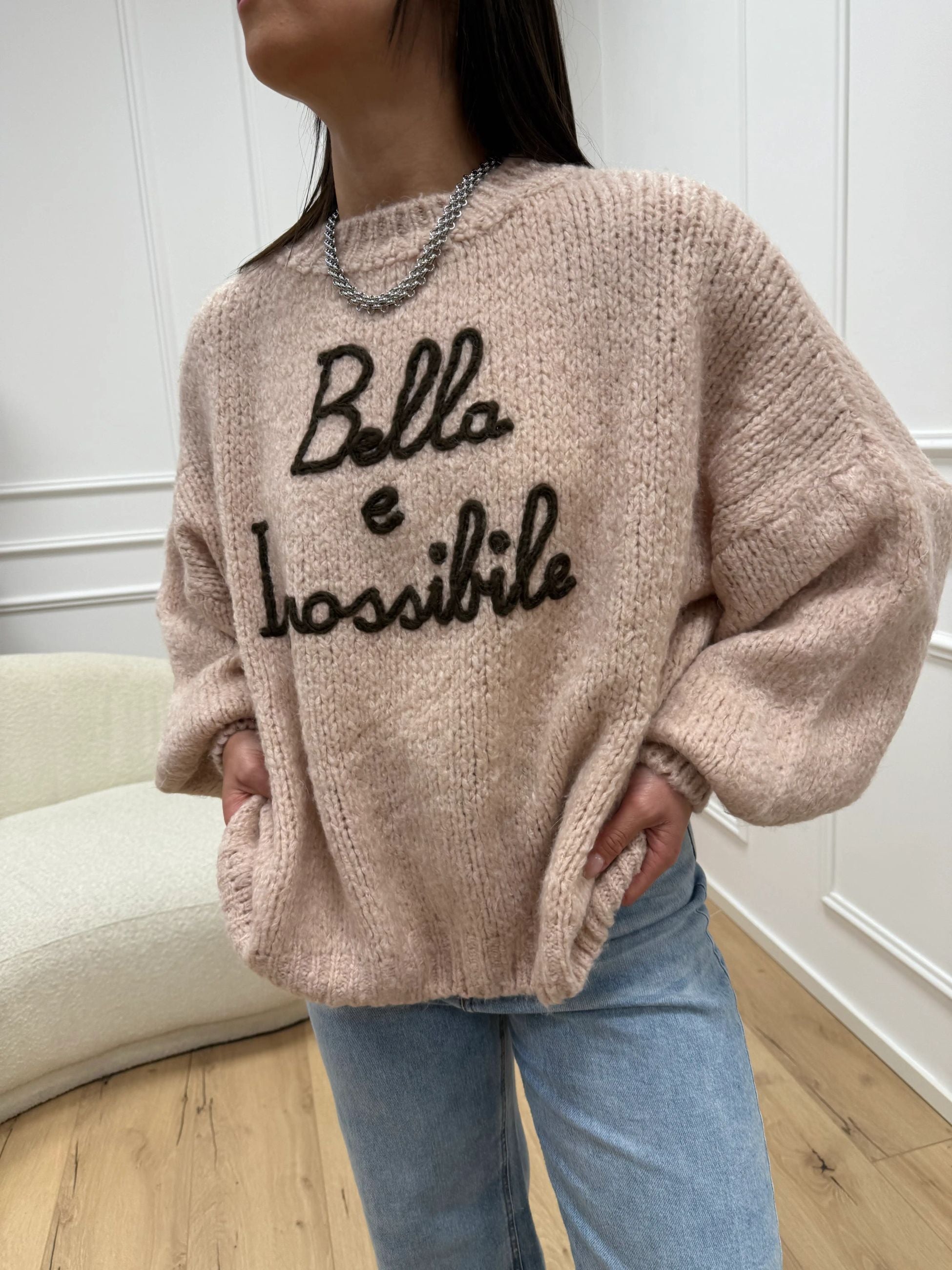 Maglia rosa ricamo "Bella e impossibile" - You Decide