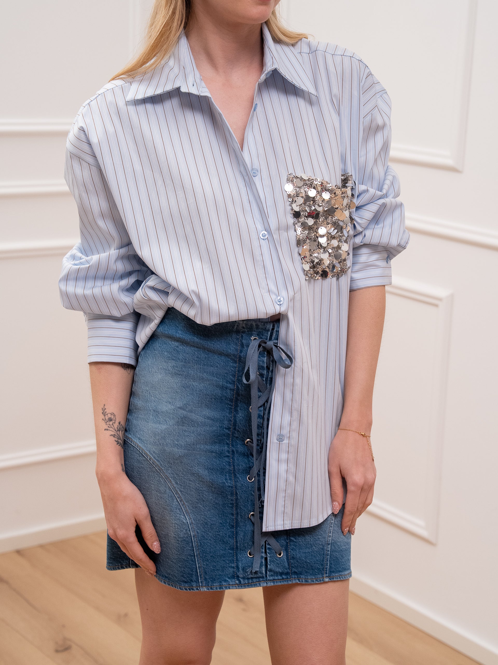 Camicia celeste riga moro tasca paillettes - Tensione In