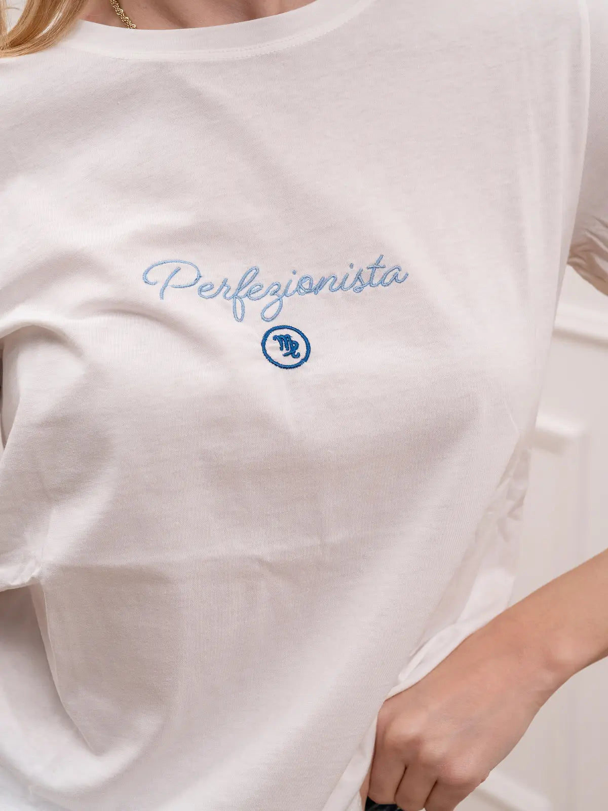 T shirt ricamo vergine "Perfezionista" - Vicolo