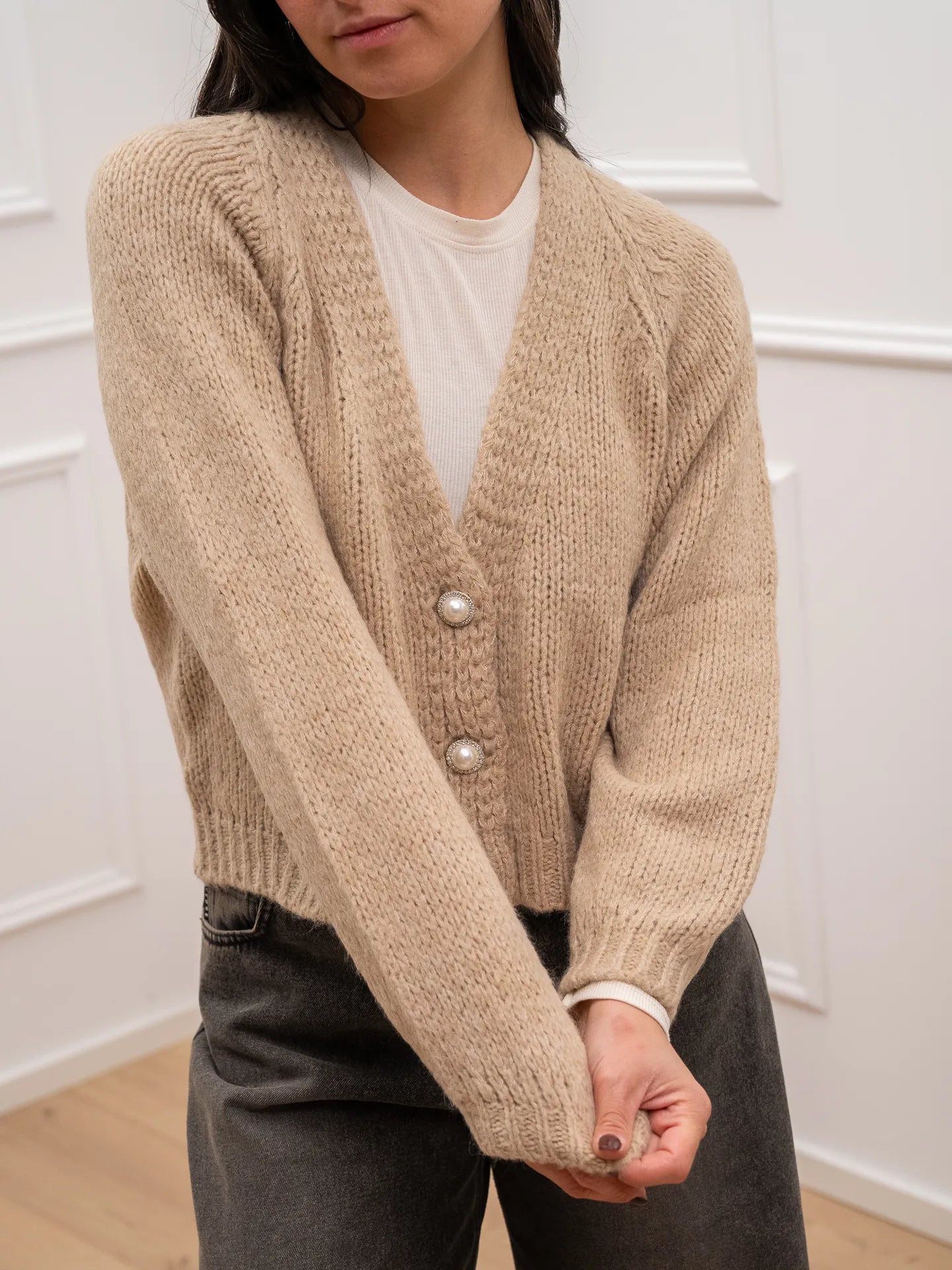 Cardigan tortora tre bottoni gioiello - HaveOne