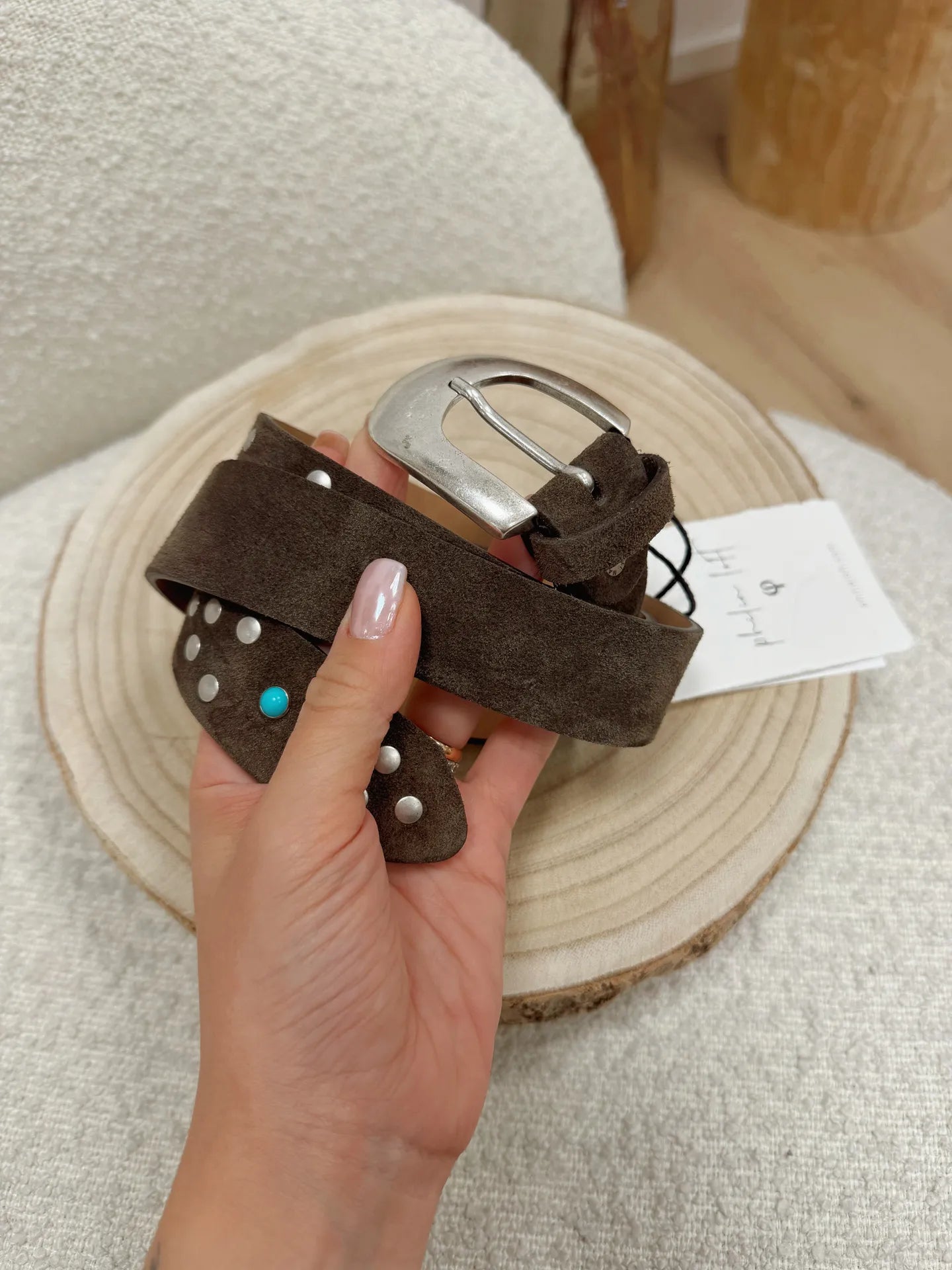 Cintura scamosciata moro con borchie e pietre celesti - Philia Loft
