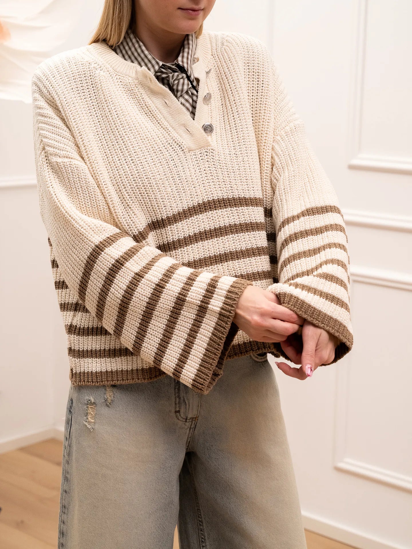 Maglia serafino burro riga camel con bottoni - HaveOne