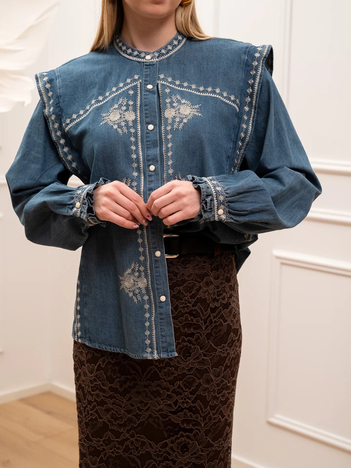 Camicia in denim con ricami burro - Tensione In