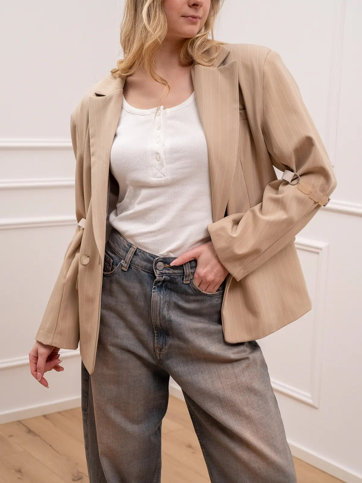 Giacca sabbia gessata dettagli con pietre - HaveOne