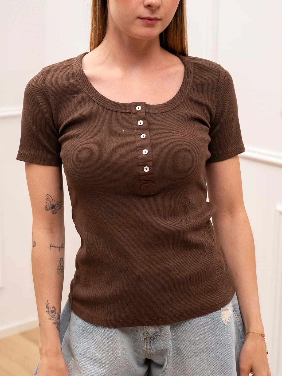 Maglia serafino a coste cioccolato - HaveOne