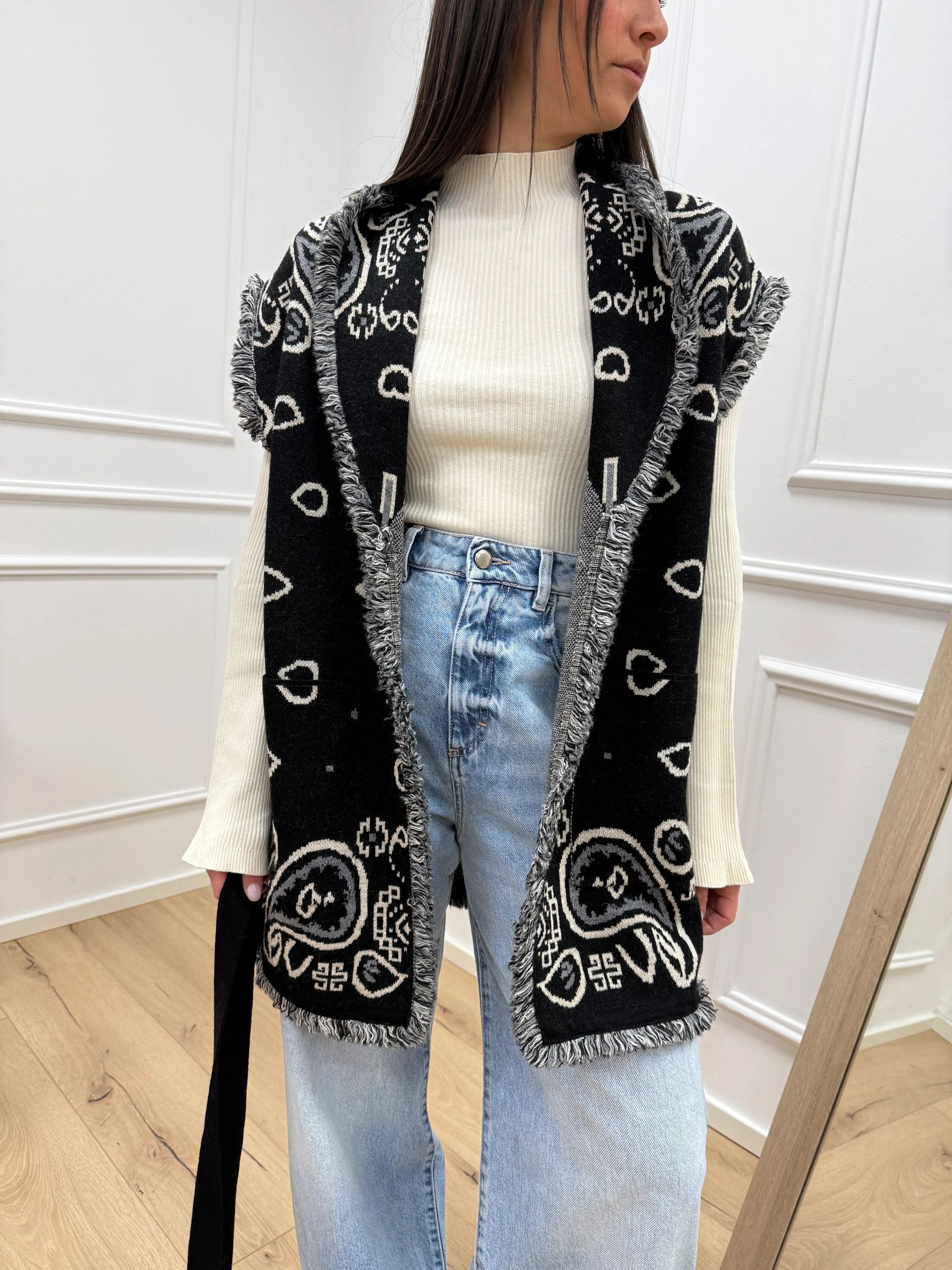 Maglia gilet etnico grigio e nero - Kontatto