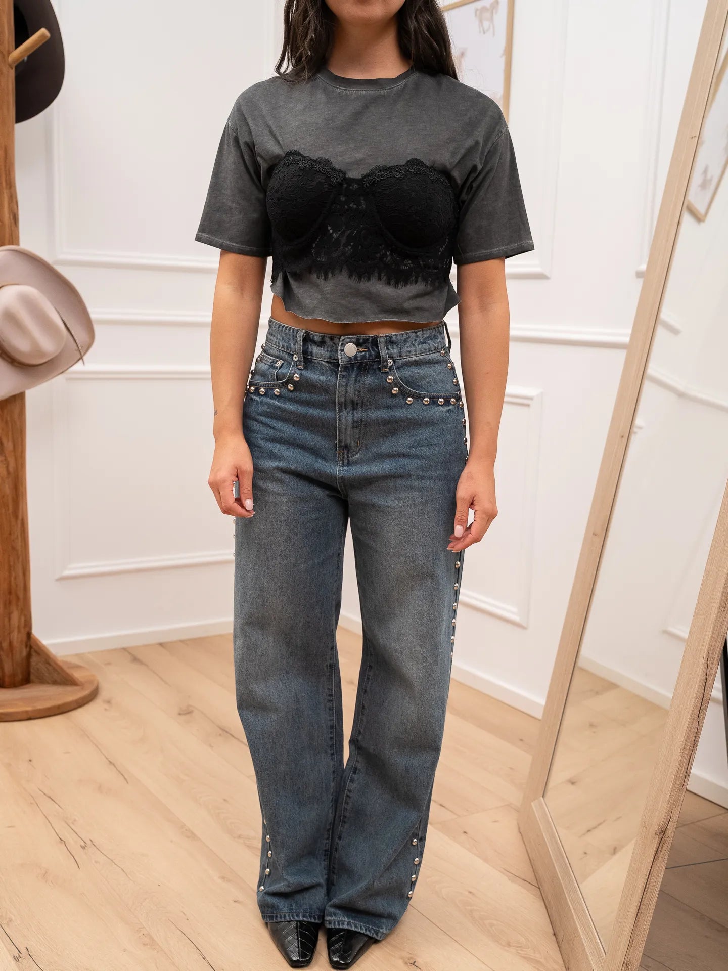 T shirt crop grigio slavato con corpetto in pizzo - HaveOne