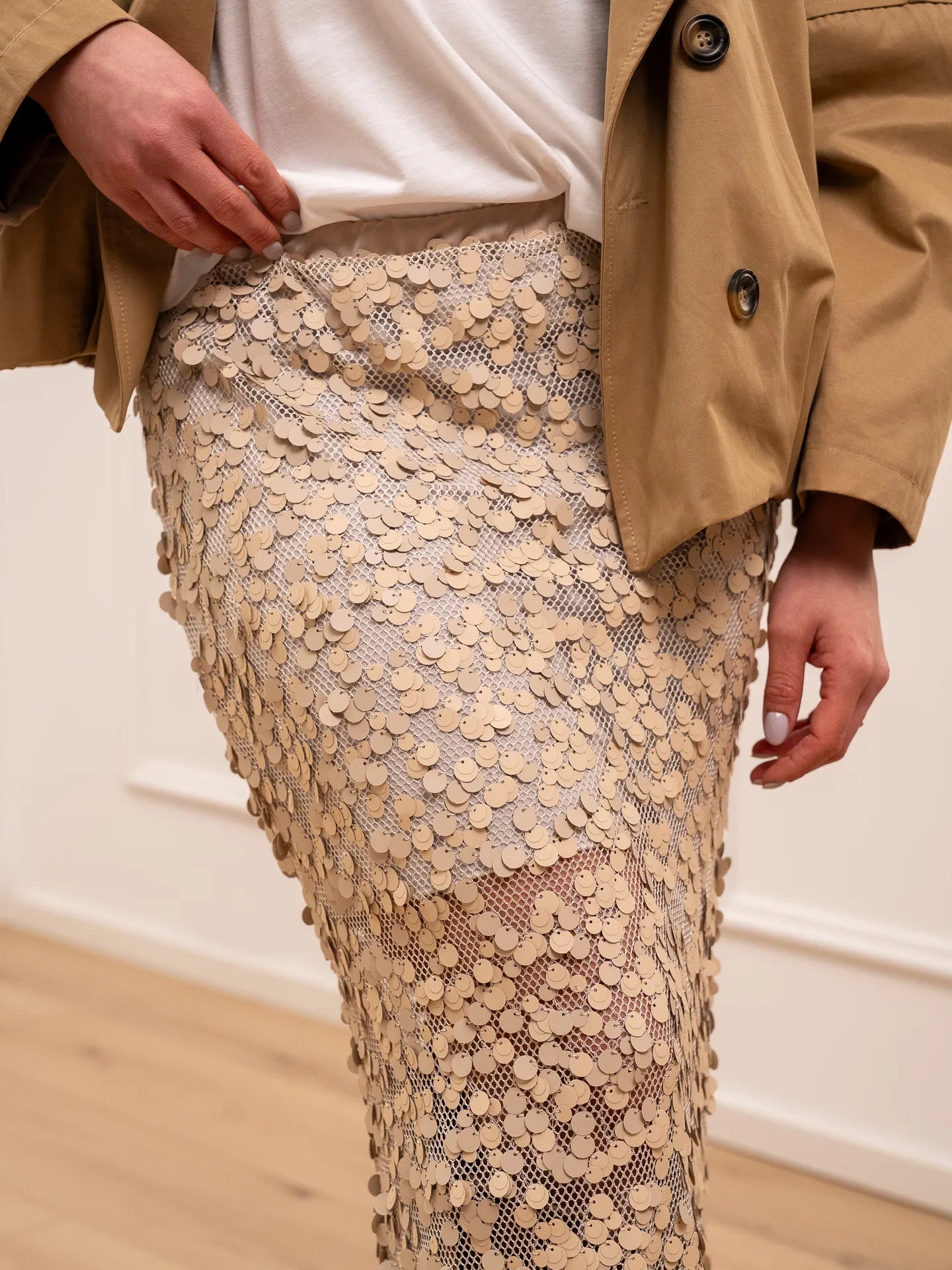 Gonna a rete beige con paillettes - HaveOne