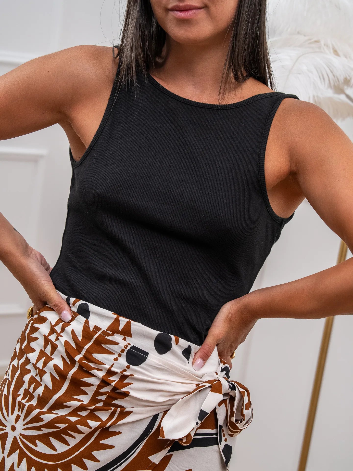 Top nero scollo rotondo sul retro - Vicolo