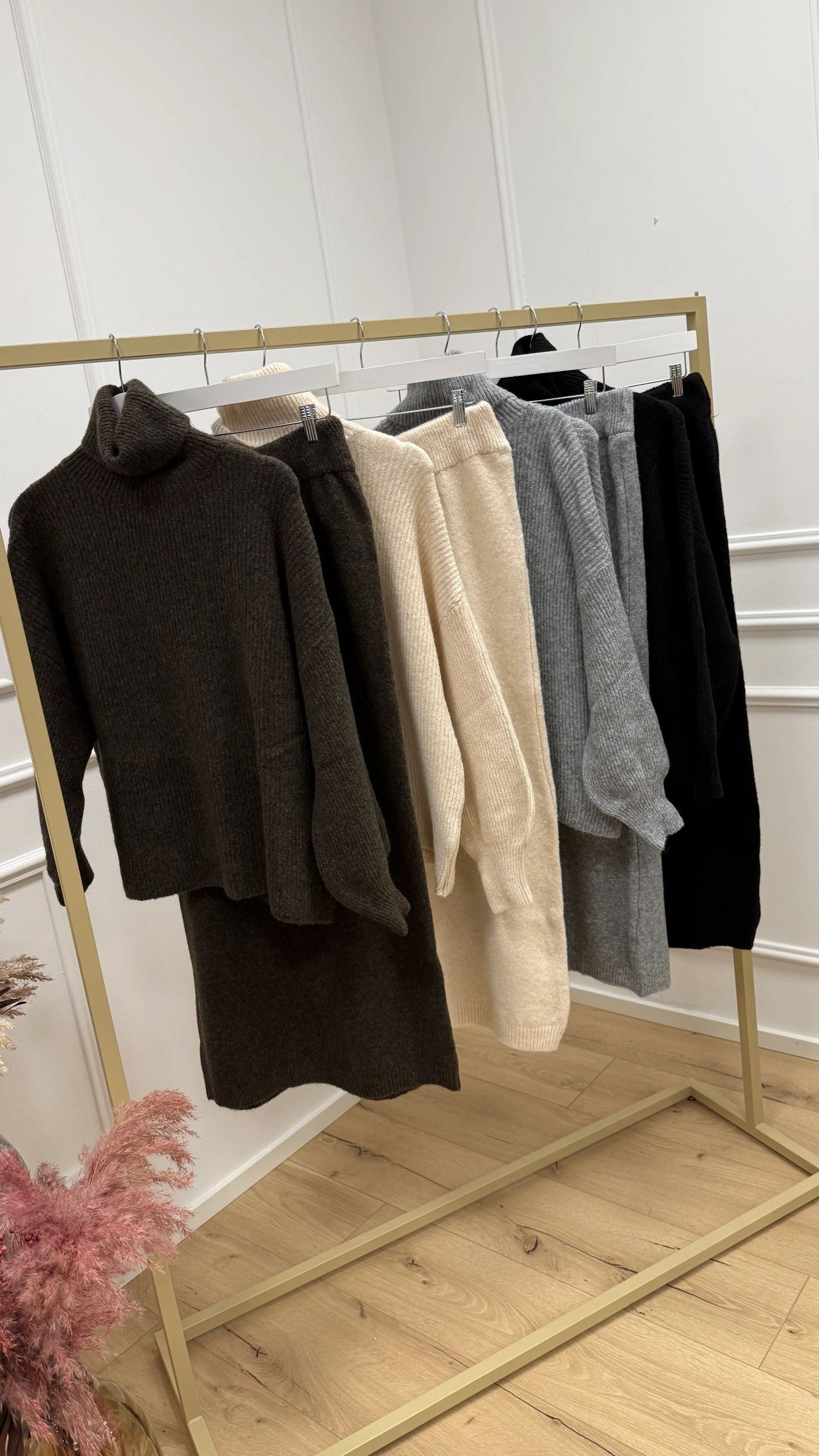 Set coordinato maglia e gonna nero - HaveOne
