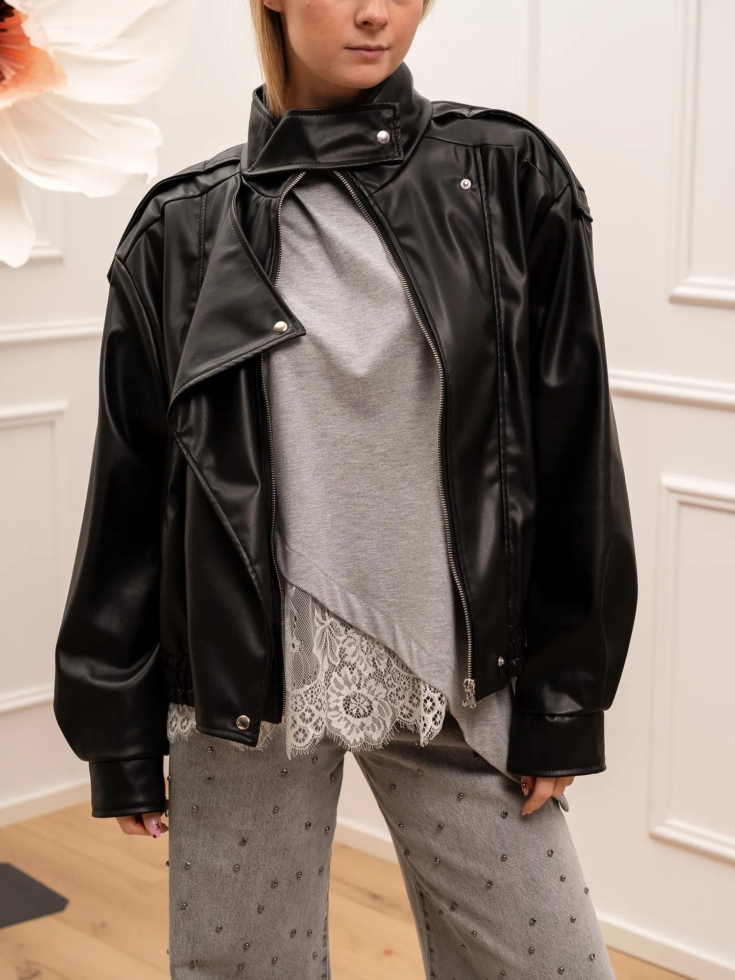 Bomber over nero in ecopelle liscia - Vicolo